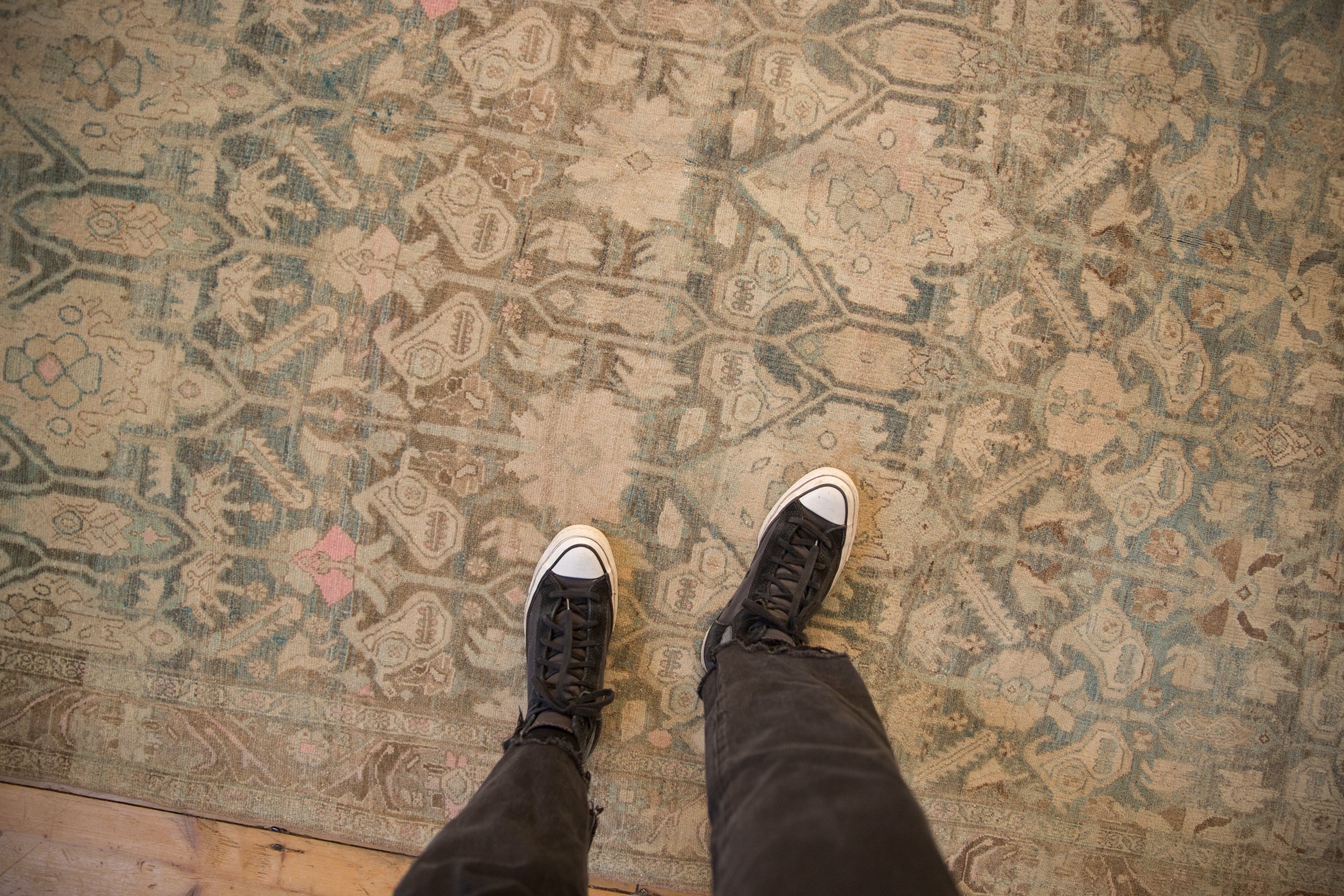 Vintage Distressed Bijar Carpet // ONH Item: ee005117, Image 1