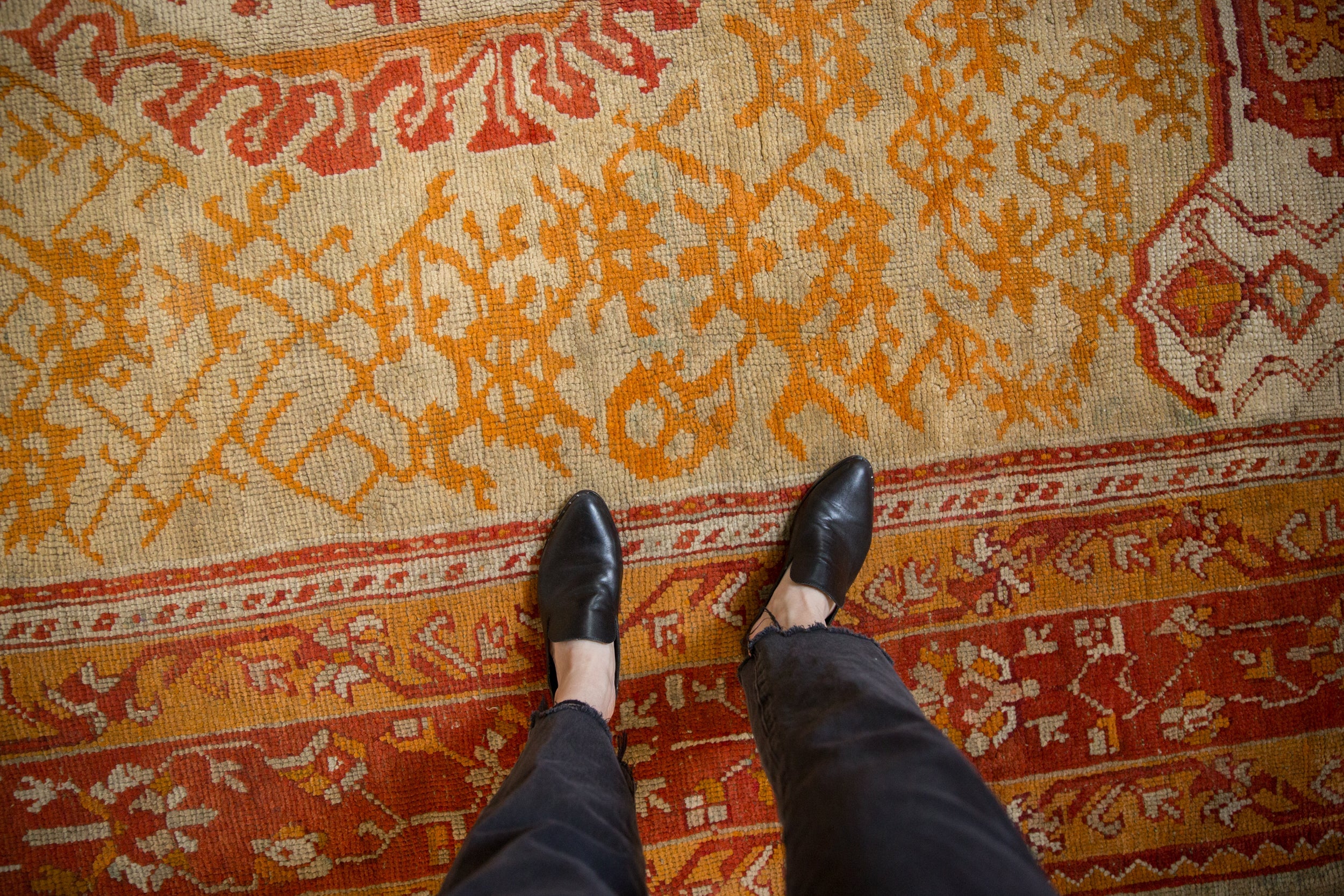 Antique Oushak Carpet // ONH Item: ee005125, Image 1