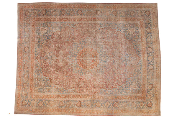 Vintage Distressed Meshed Carpet // ONH Item: ee005166