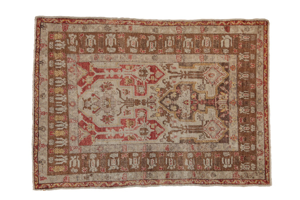 Vintage Distressed Anatolian Rug // ONH Item: ee005196