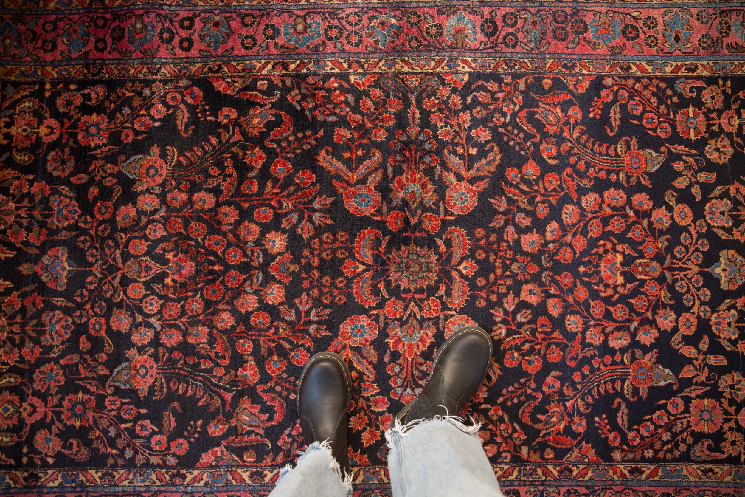 Antique Mohajeran Sarouk Rug // ONH Item: ee005201, Image 1