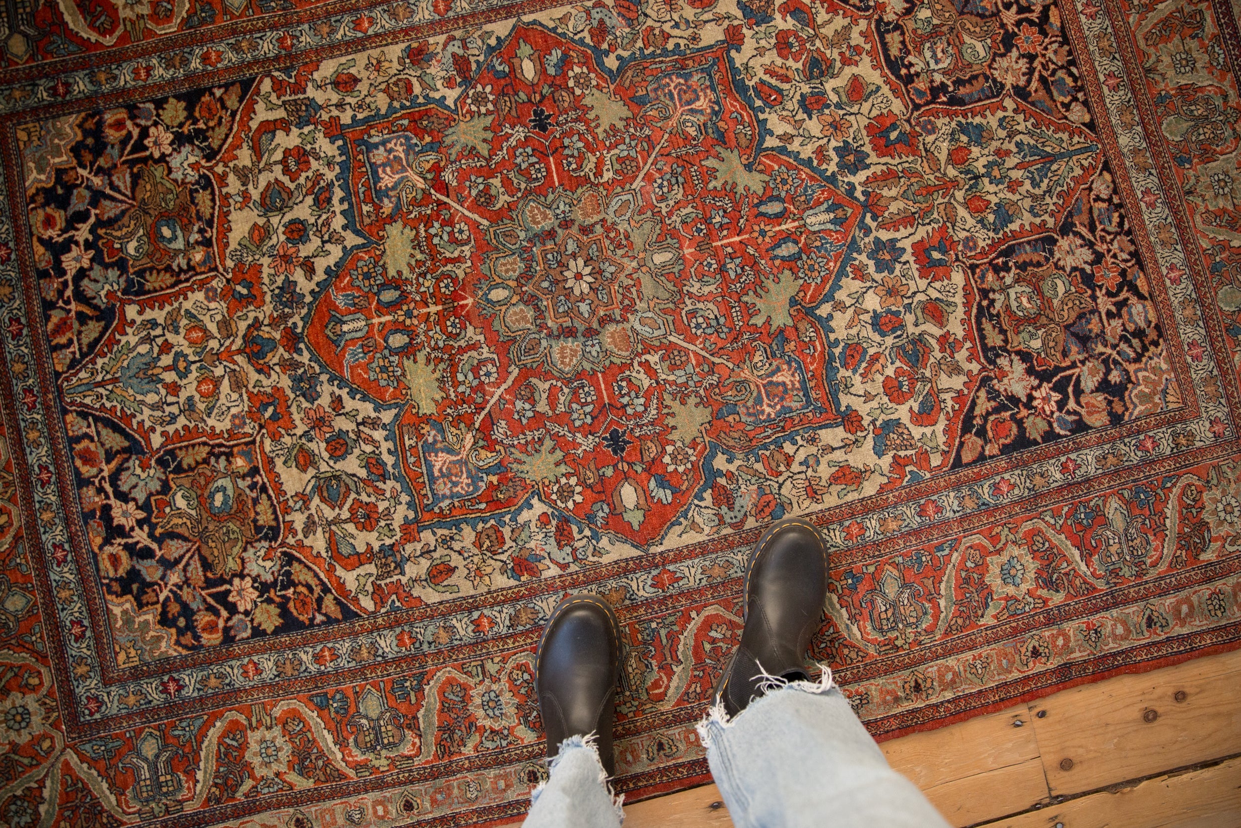 Antique Fine Kashan Rug // ONH Item: ee005203, Image 1