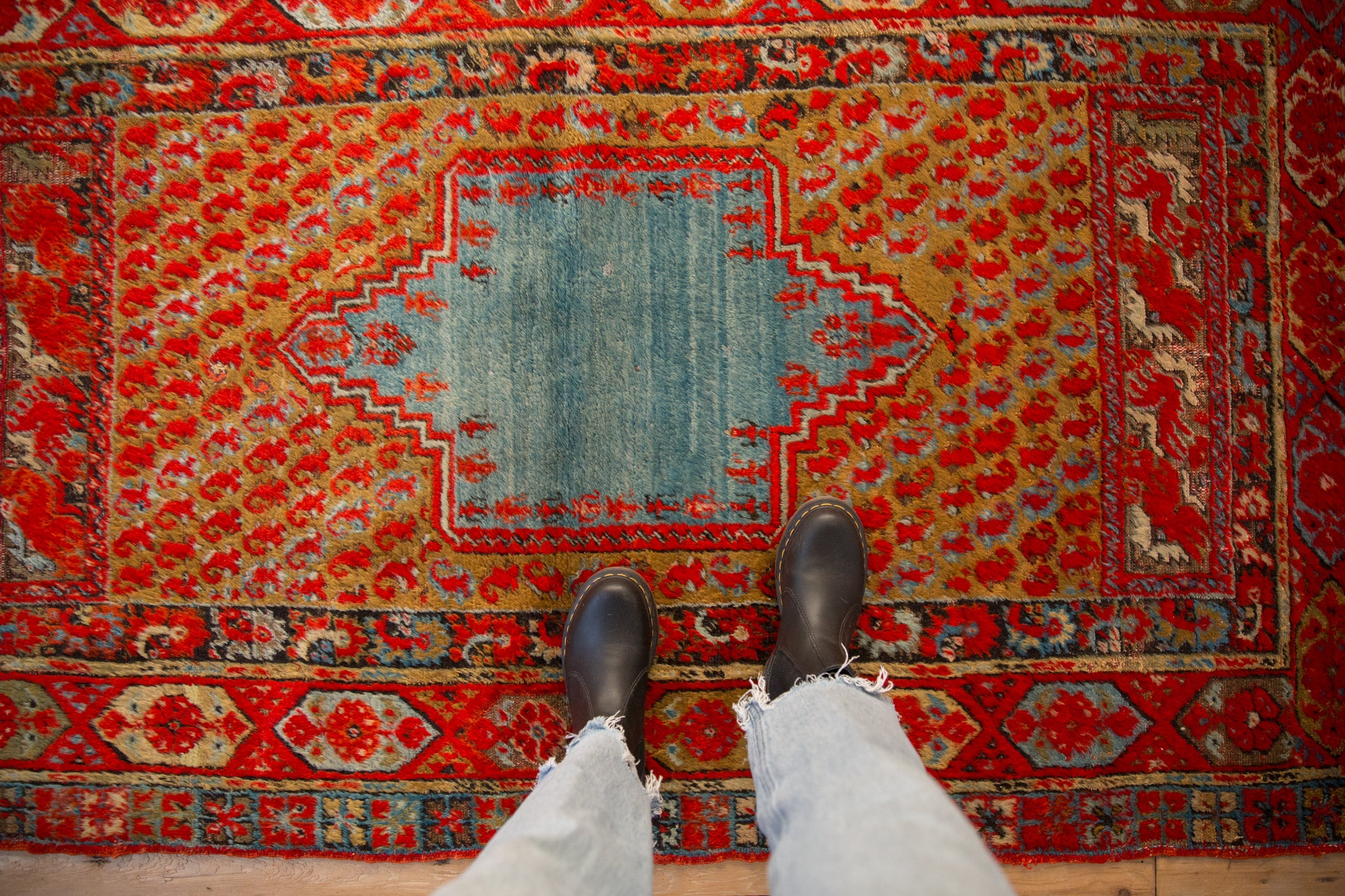 Antique Anatolian Rug // ONH Item: ee005210, Image 1