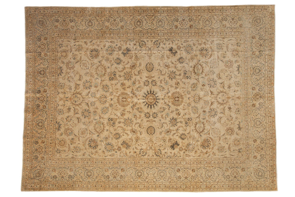 Vintage Distressed Kashan Carpet // ONH Item: ee005211