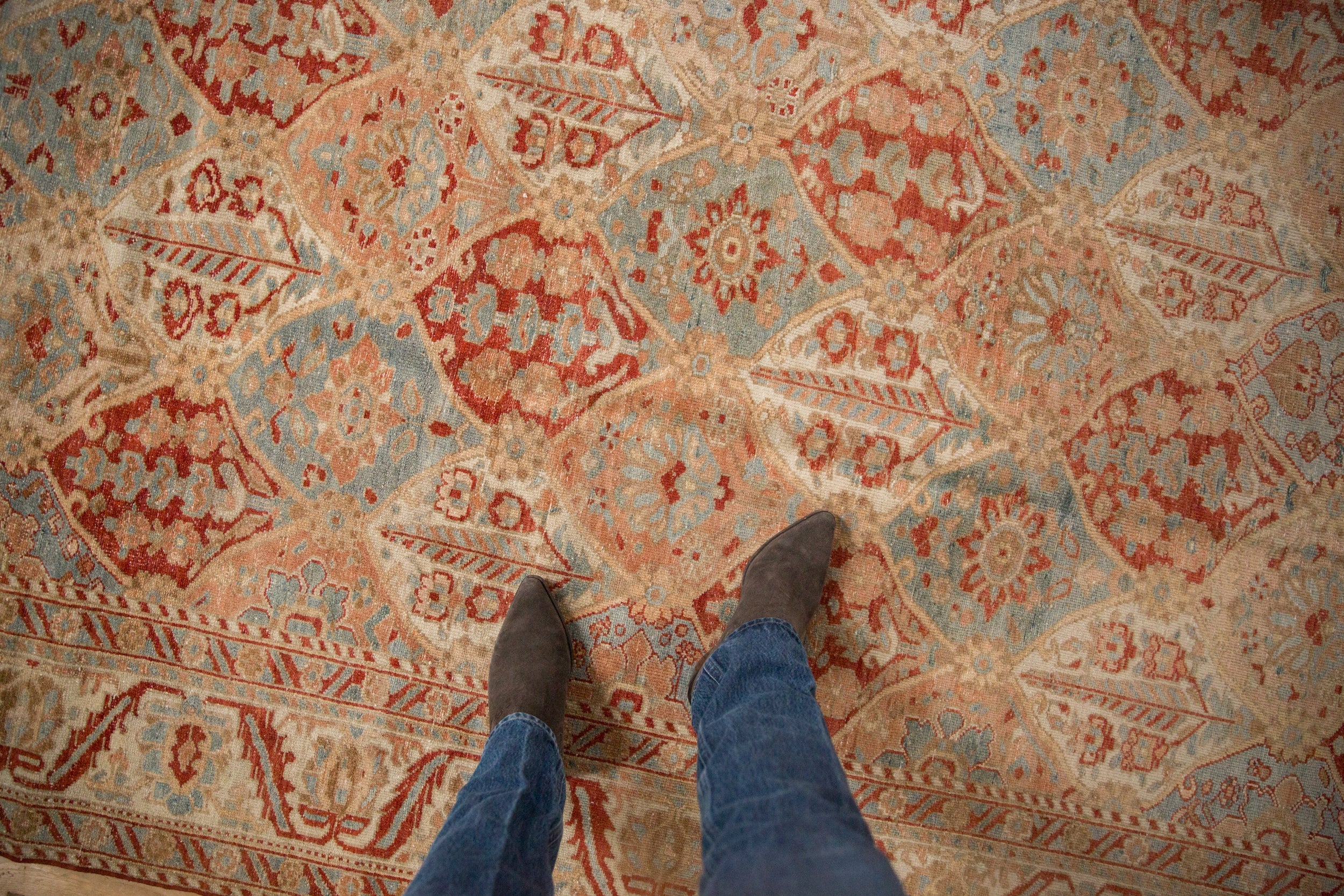 Vintage Distressed Bakhtiari Carpet // ONH Item: ee005226, Image 1