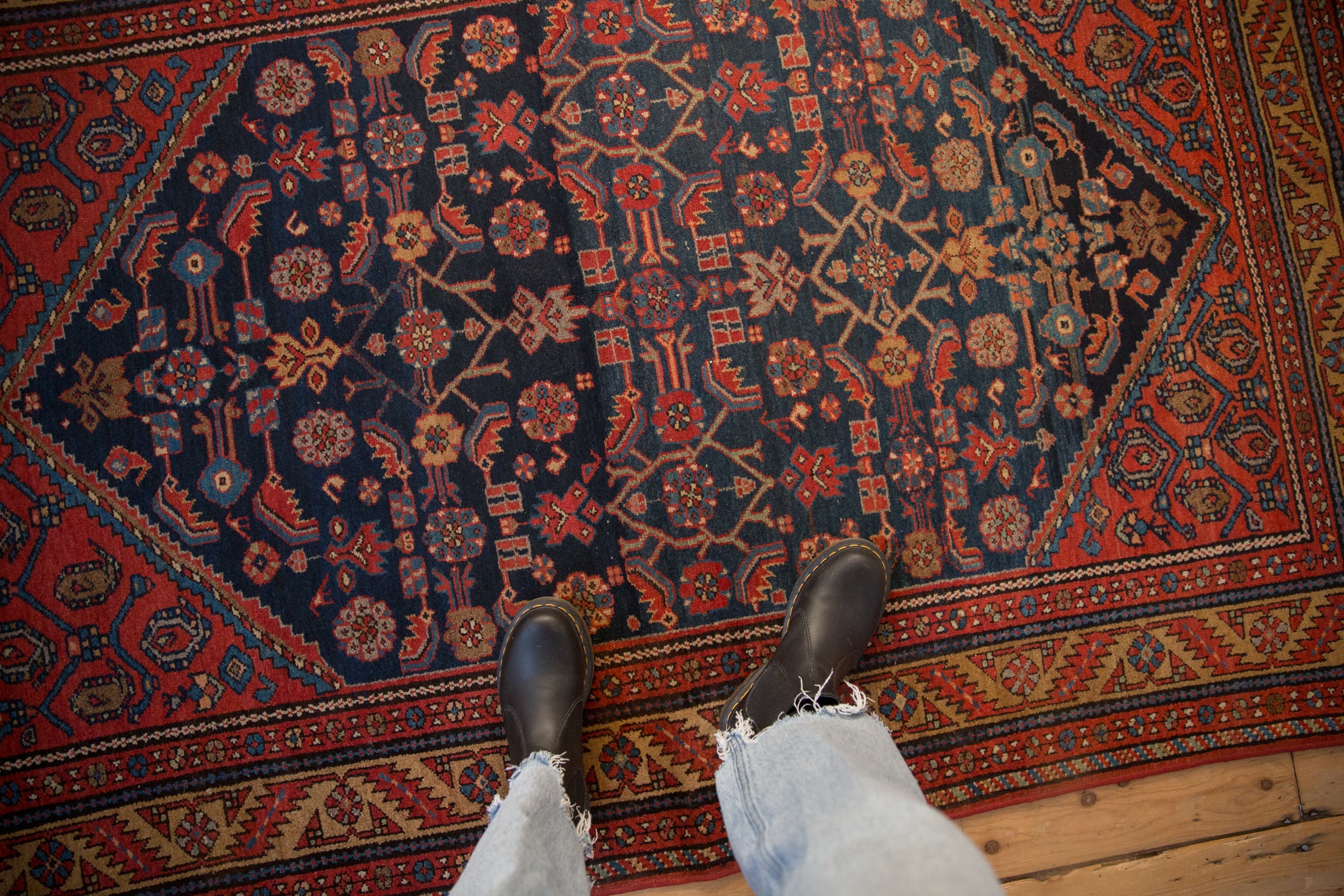 Vintage Malayer Rug // ONH Item: ee005228, Image 1