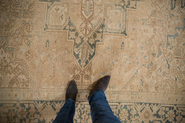 Vintage Distressed Heriz Carpet // ONH Item: ee005231, Image 1