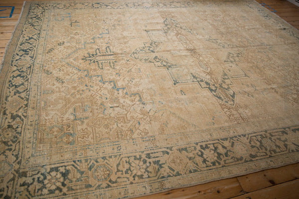 Vintage Distressed Heriz Carpet // ONH Item: ee005231, Image 5