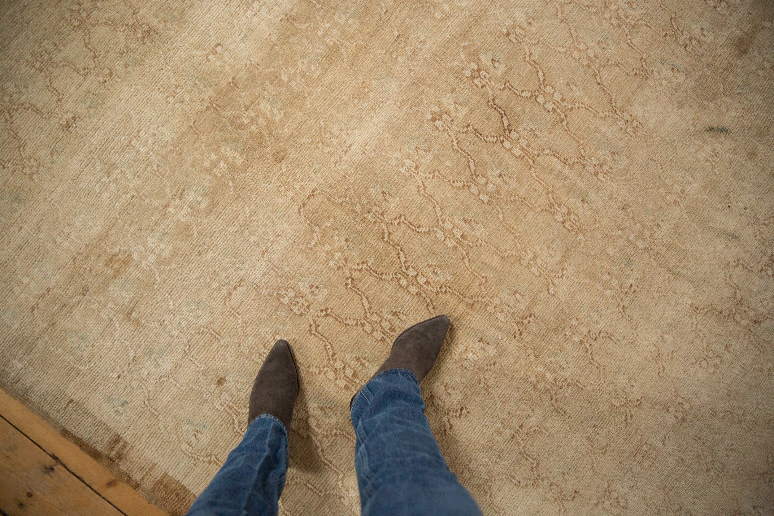 Vintage Distressed Kars Carpet // ONH Item: ee005242, Image 1