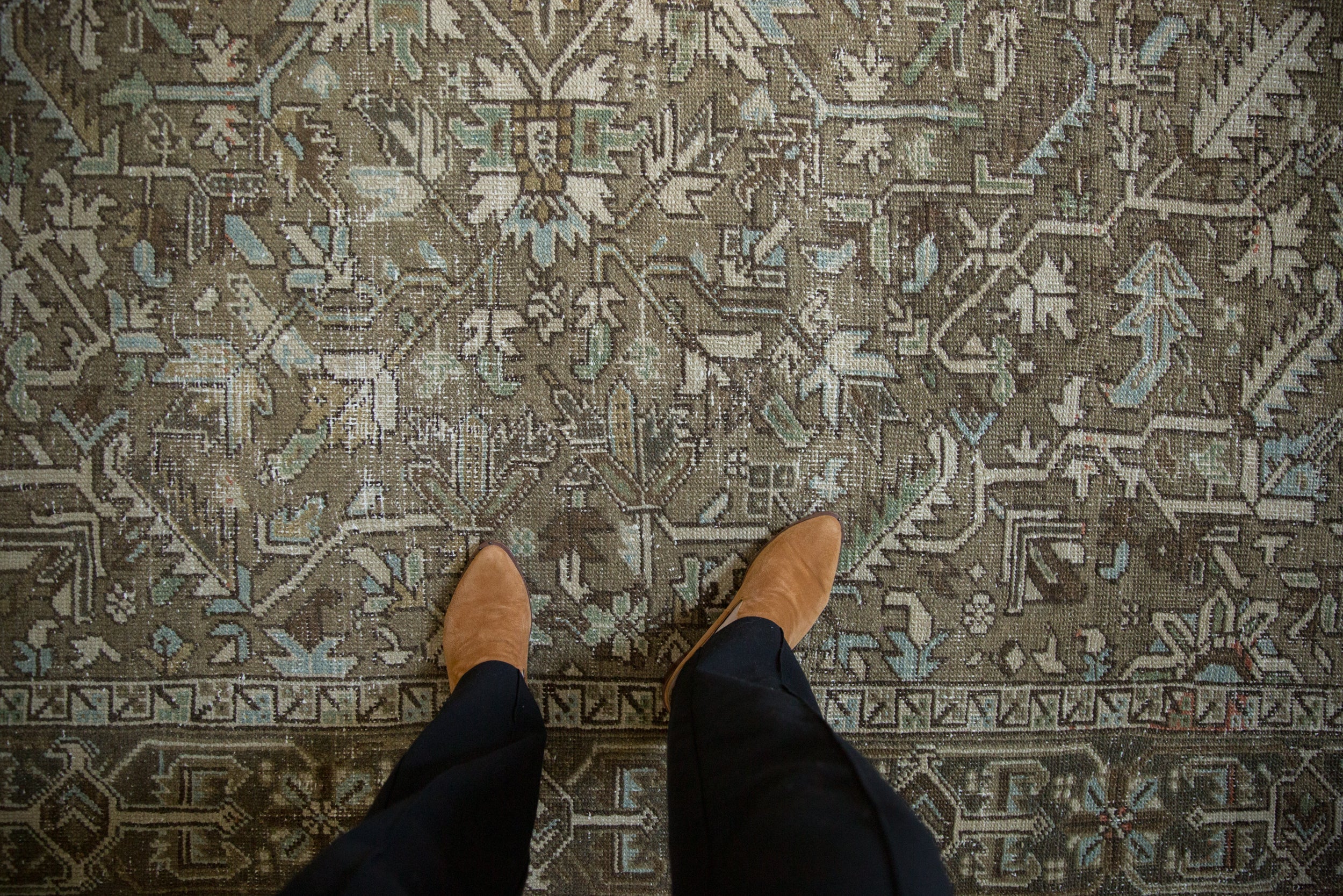 7.5x10 Vintage Distressed Heriz Carpet // ONH Item ee005275, Image 1