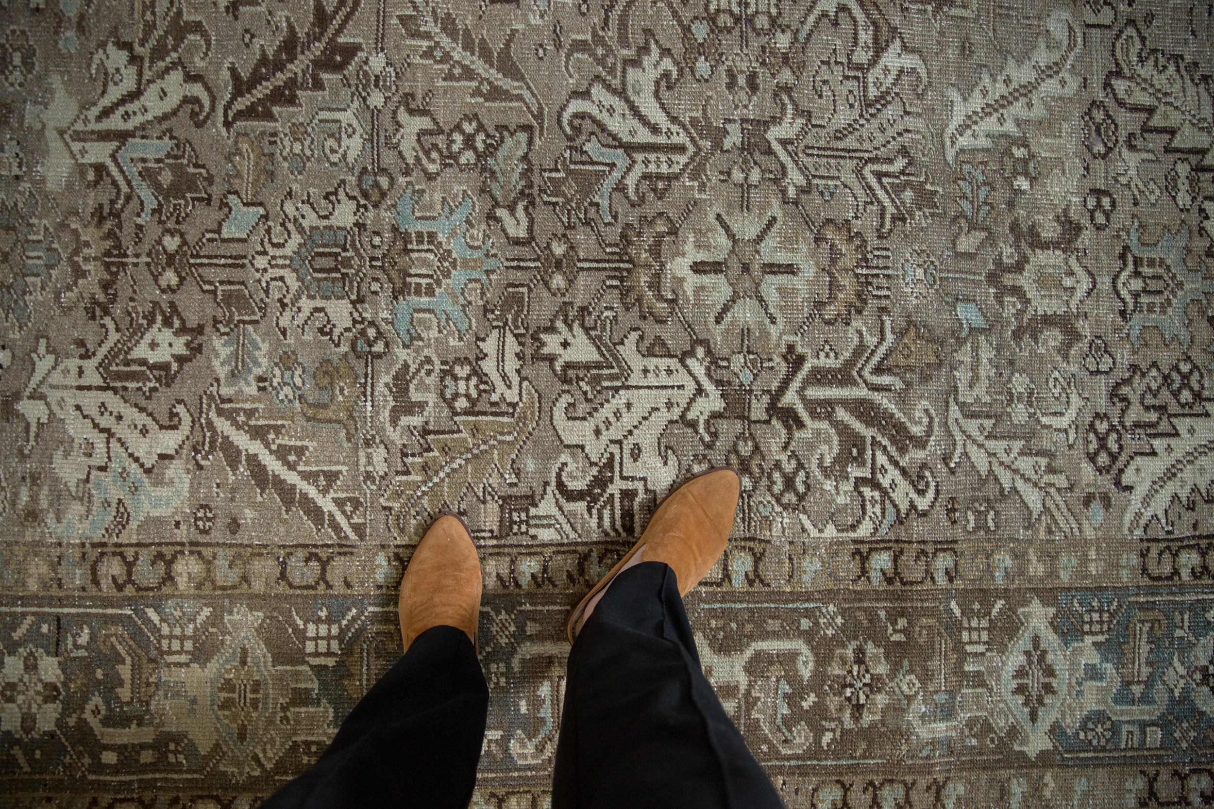 7.5x9 Vintage Distressed Heriz Carpet // ONH Item ee005280, Image 1