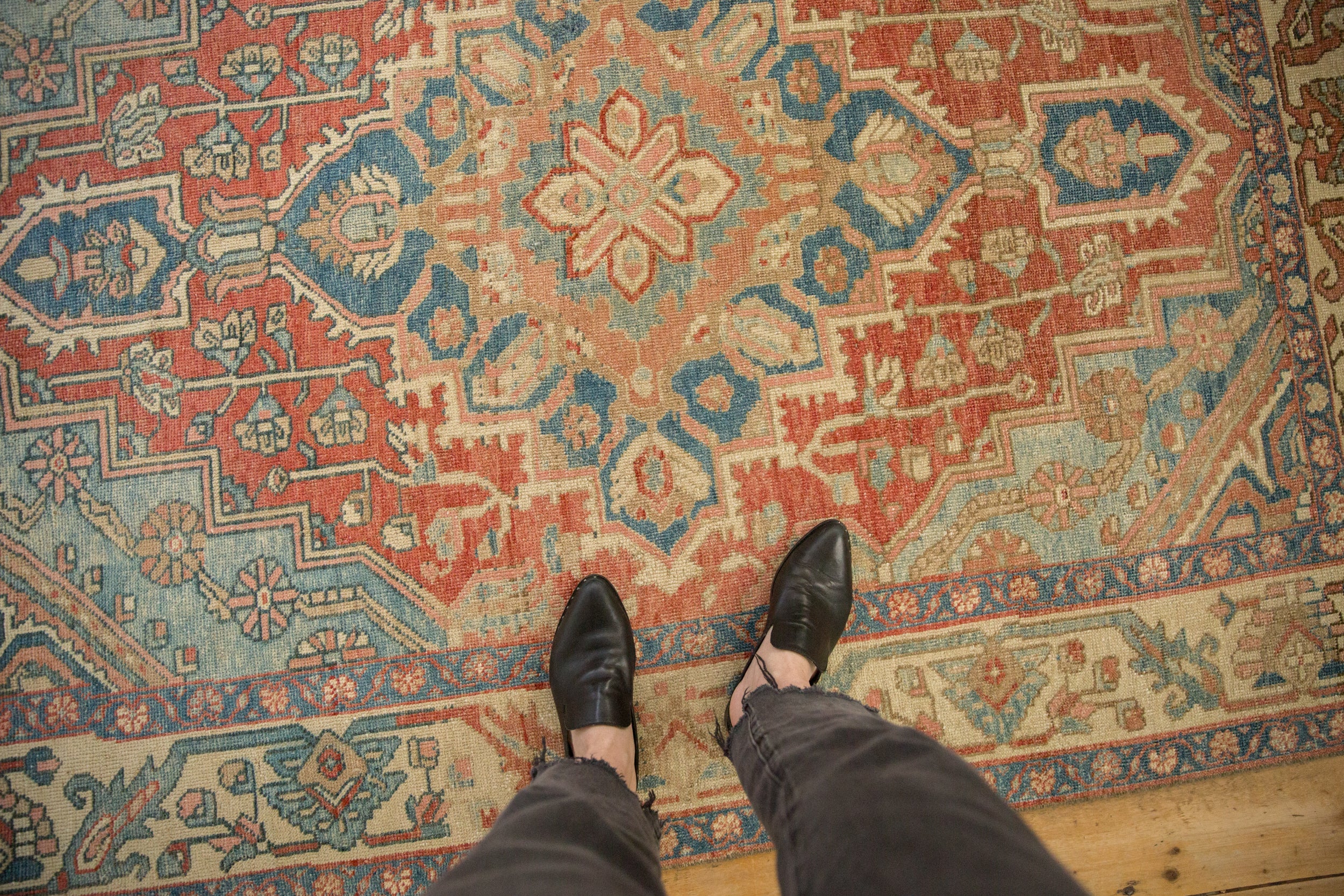 5x7 Vintage Distressed Baktiari Rug // ONH Item ee005302, Image 1