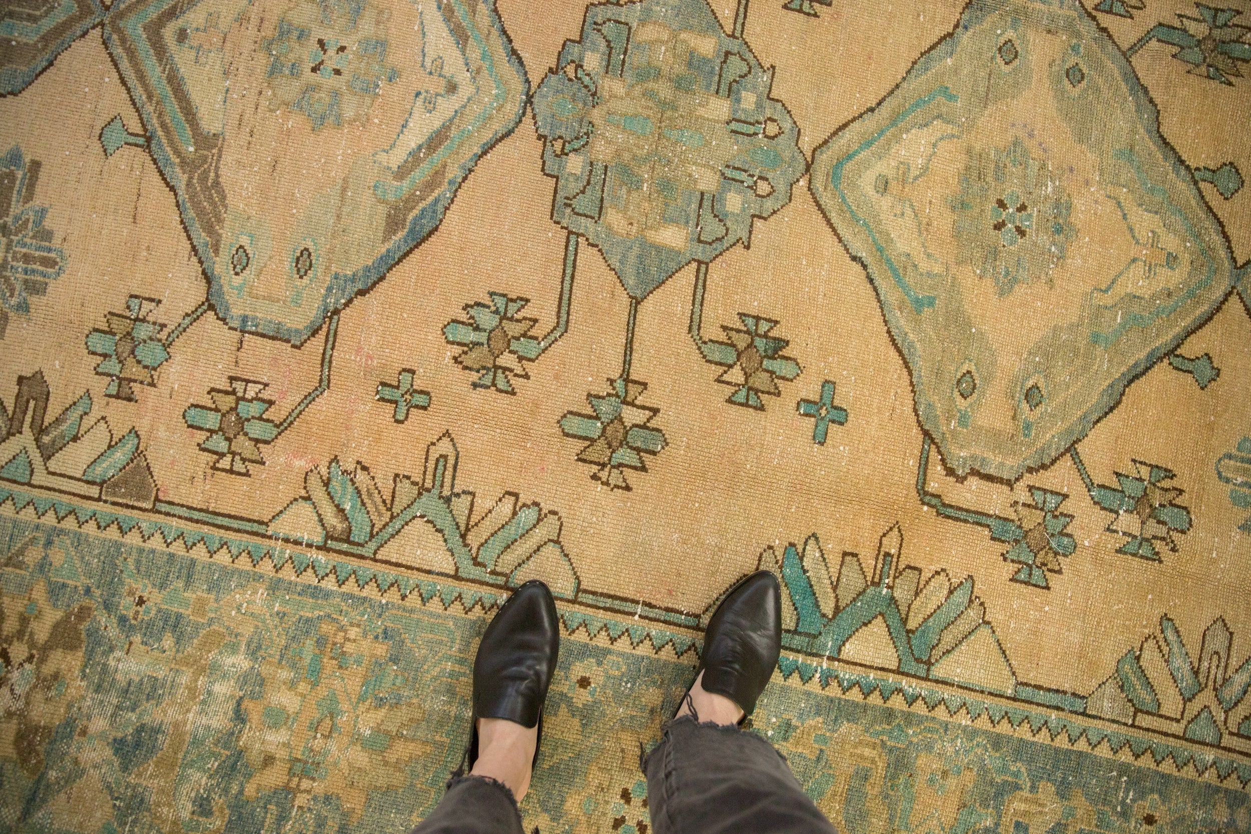 7x11.5 Vintage Distressed Malayer Carpet // ONH Item ee005323, Image 1