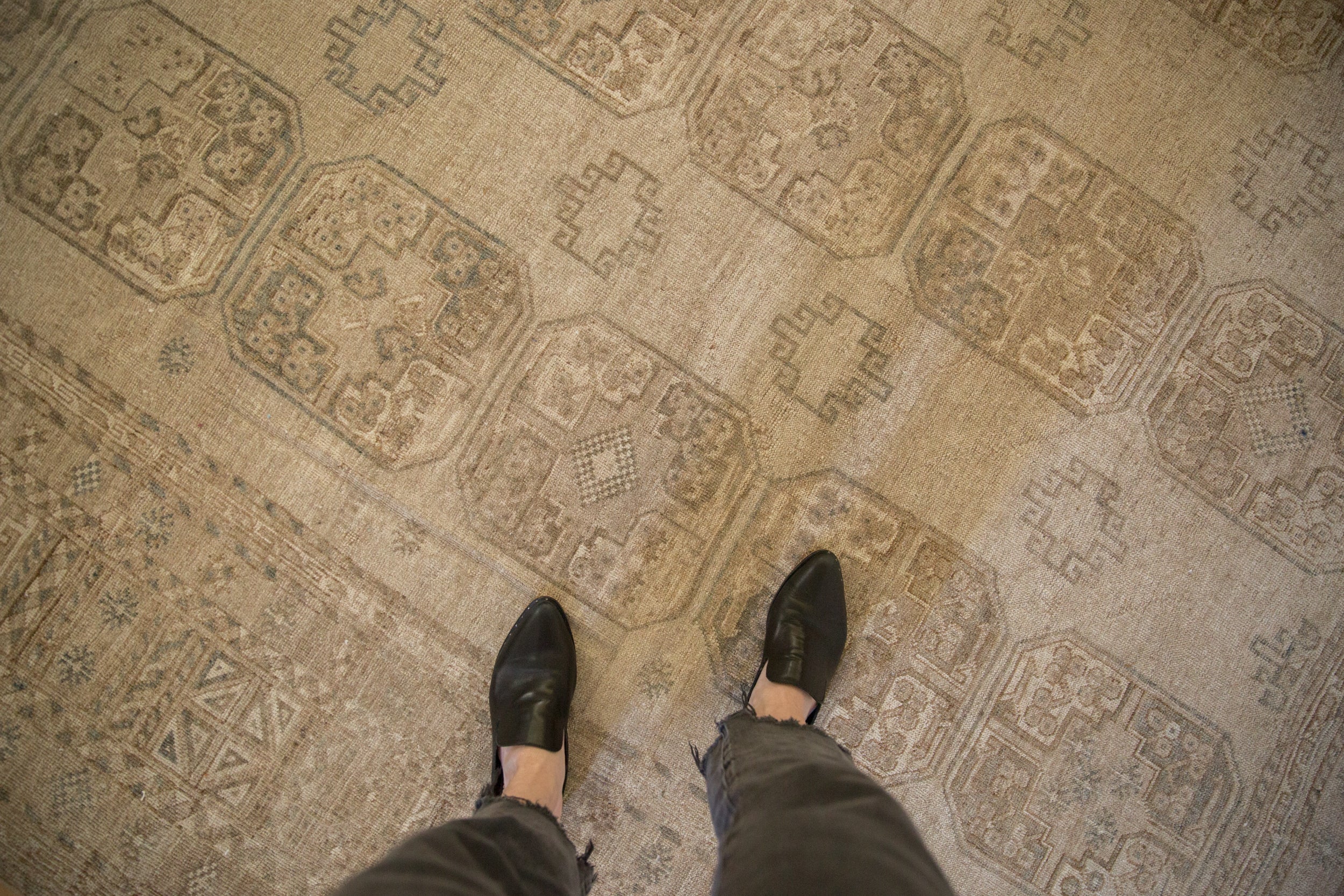 8.5x10.5 Vintage Distressed Ersari Carpet // ONH Item ee005331, Image 1