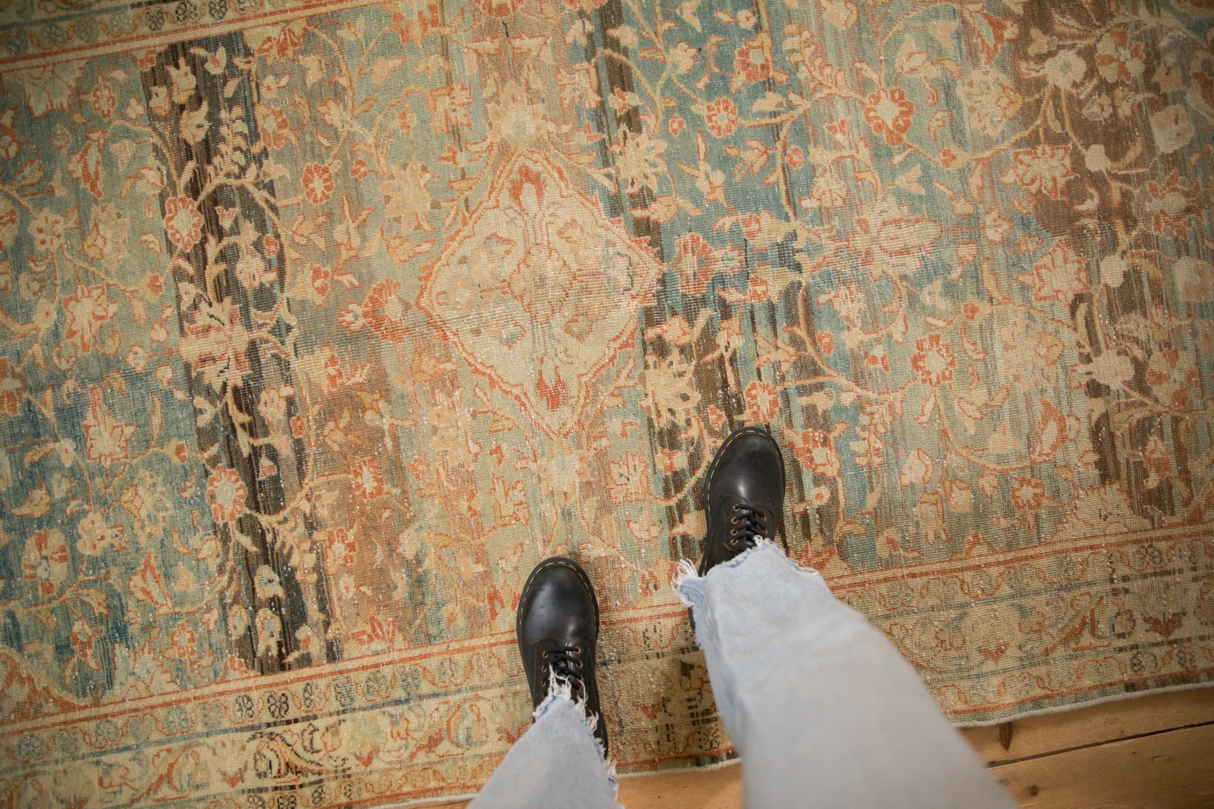 4.5x8.5 Vintage Distressed Mahal Rug