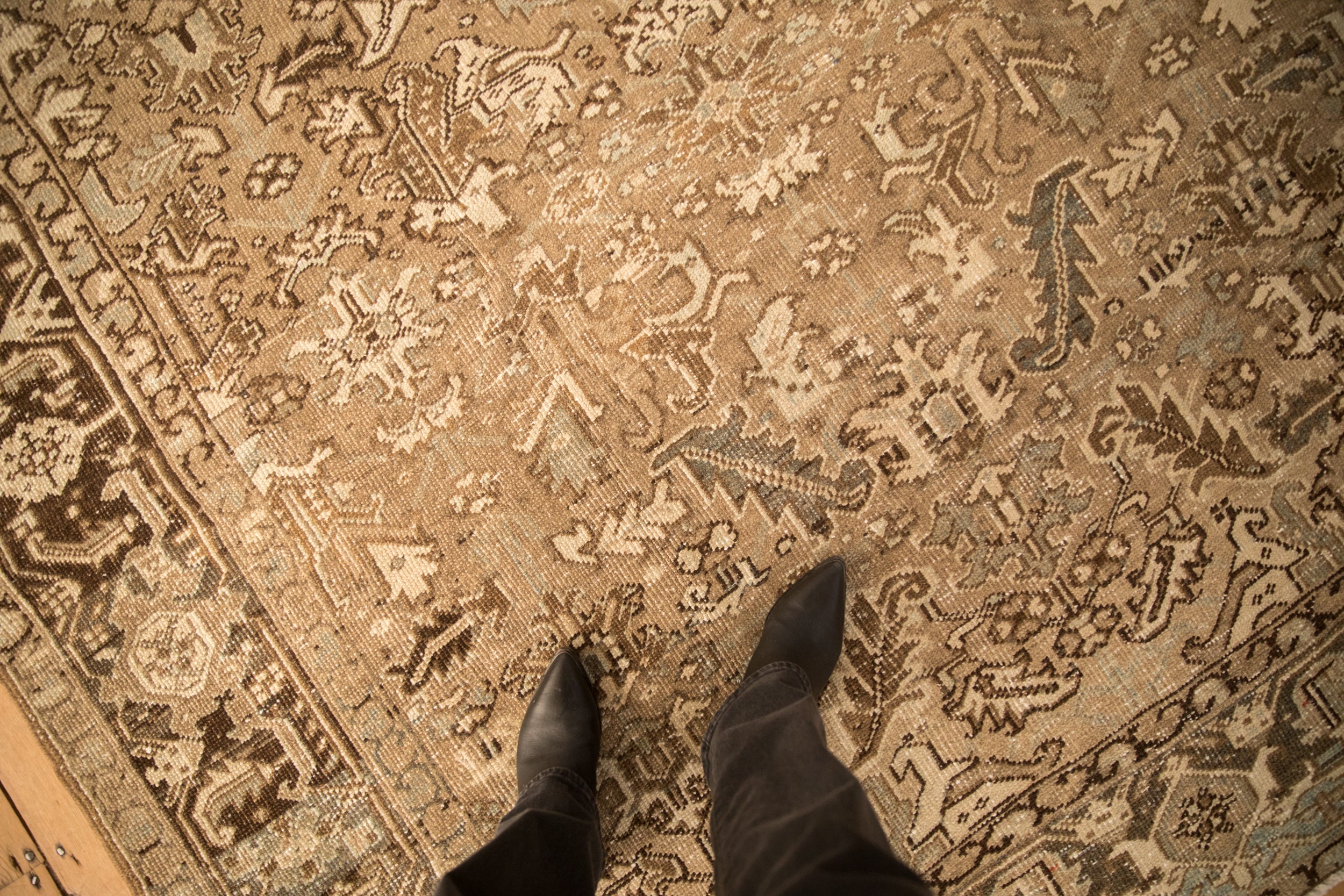 7x7.5 Vintage Distressed Heriz Square Carpet