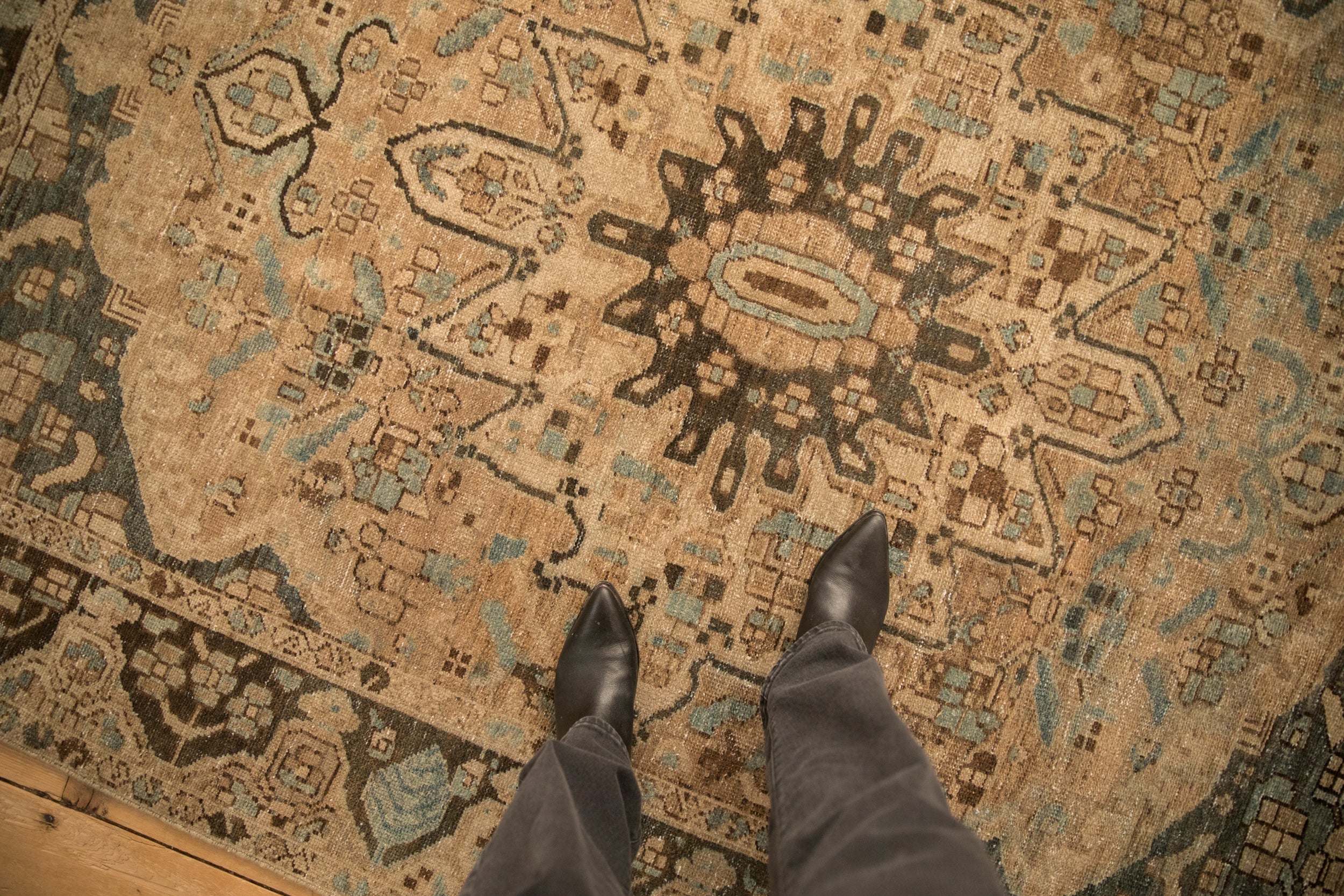 5.5x7 Vintage Distressed Bakhtiari Carpet