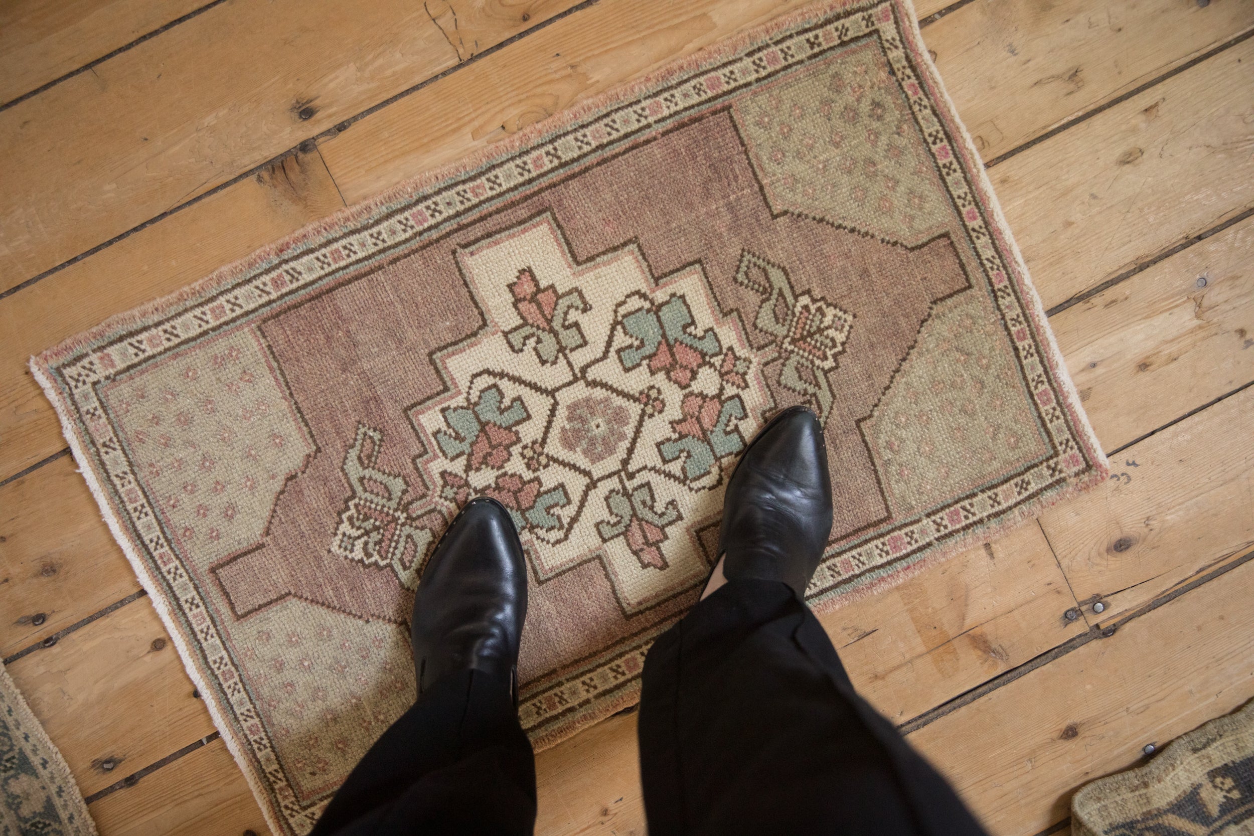 1.5x2.5 Vintage Distressed Oushak Rug Mat
