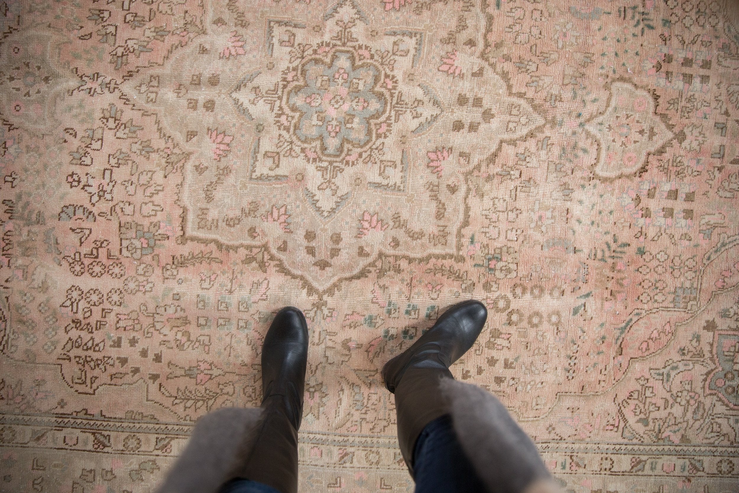 6.5x10 Vintage Distressed Isparta Carpet // ONH Item 10037 Image 1