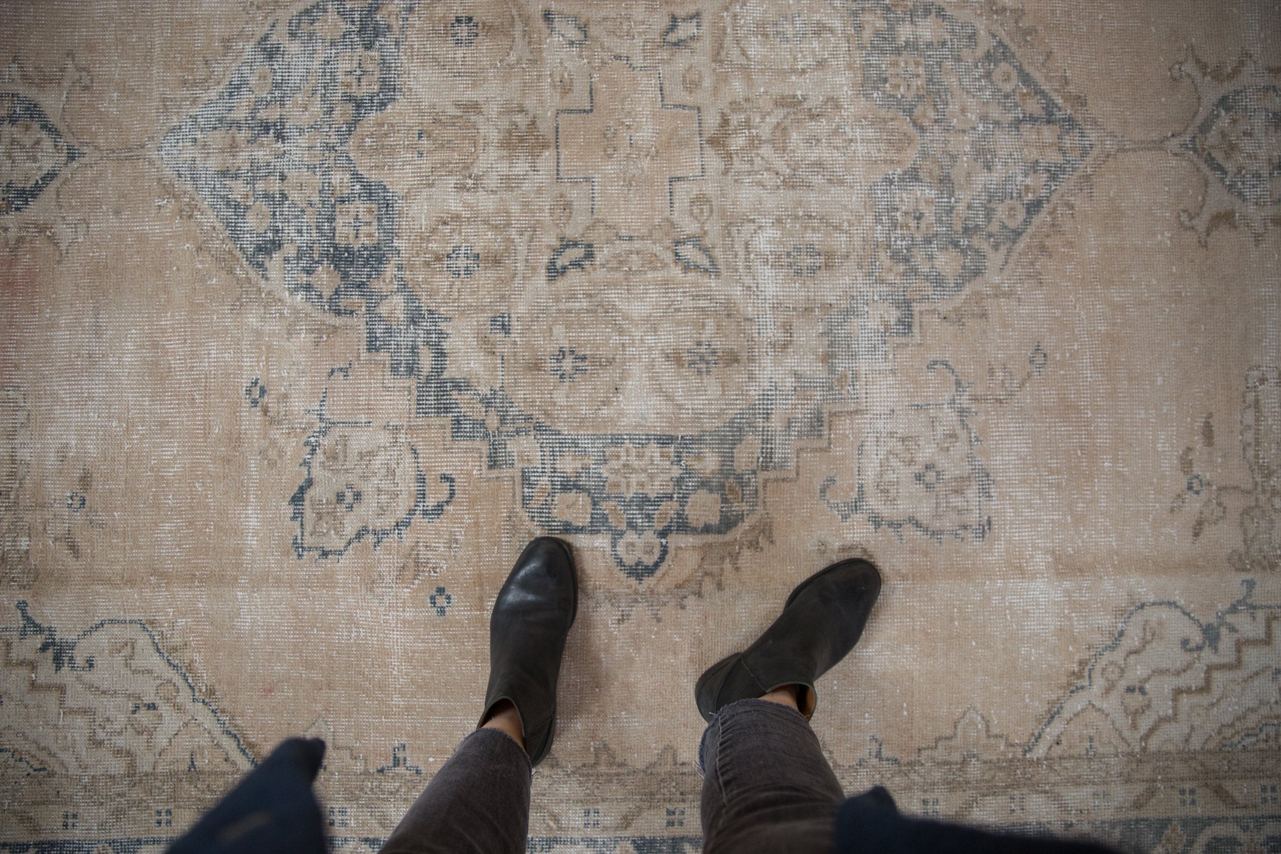 RESERVED 7.5x10.5 Vintage Distressed Sparta Carpet // ONH Item 10040 Image 1