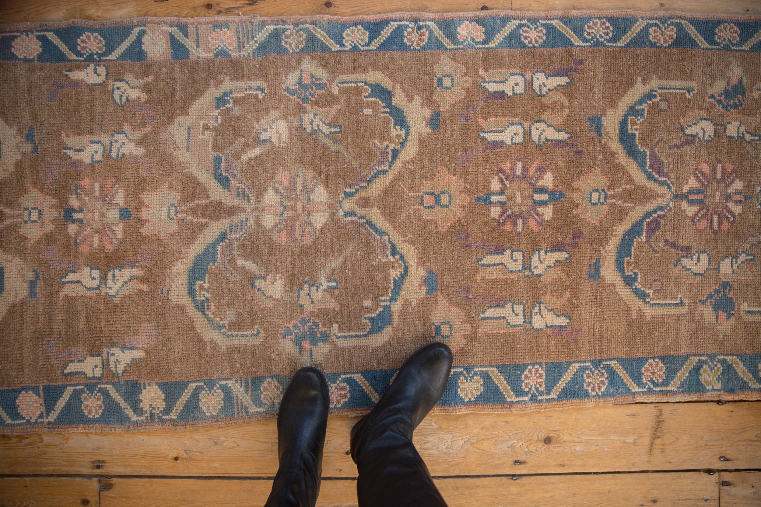 2.5x8.5 Vintage Distressed Oushak Rug Runner // ONH Item 10074 Image 1