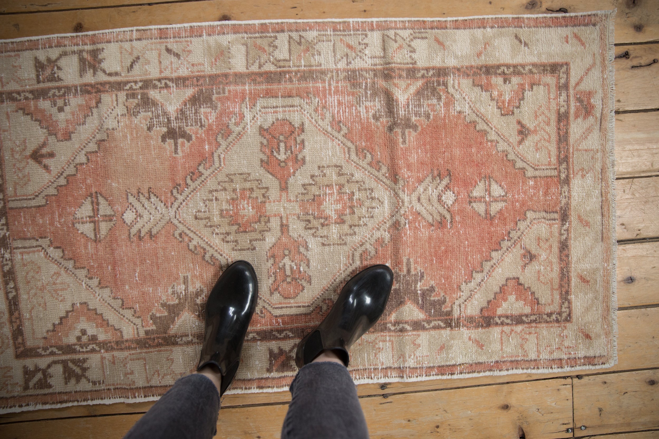 2.5x4.5 Vintage Distressed Oushak Rug // ONH Item 10086 Image 1