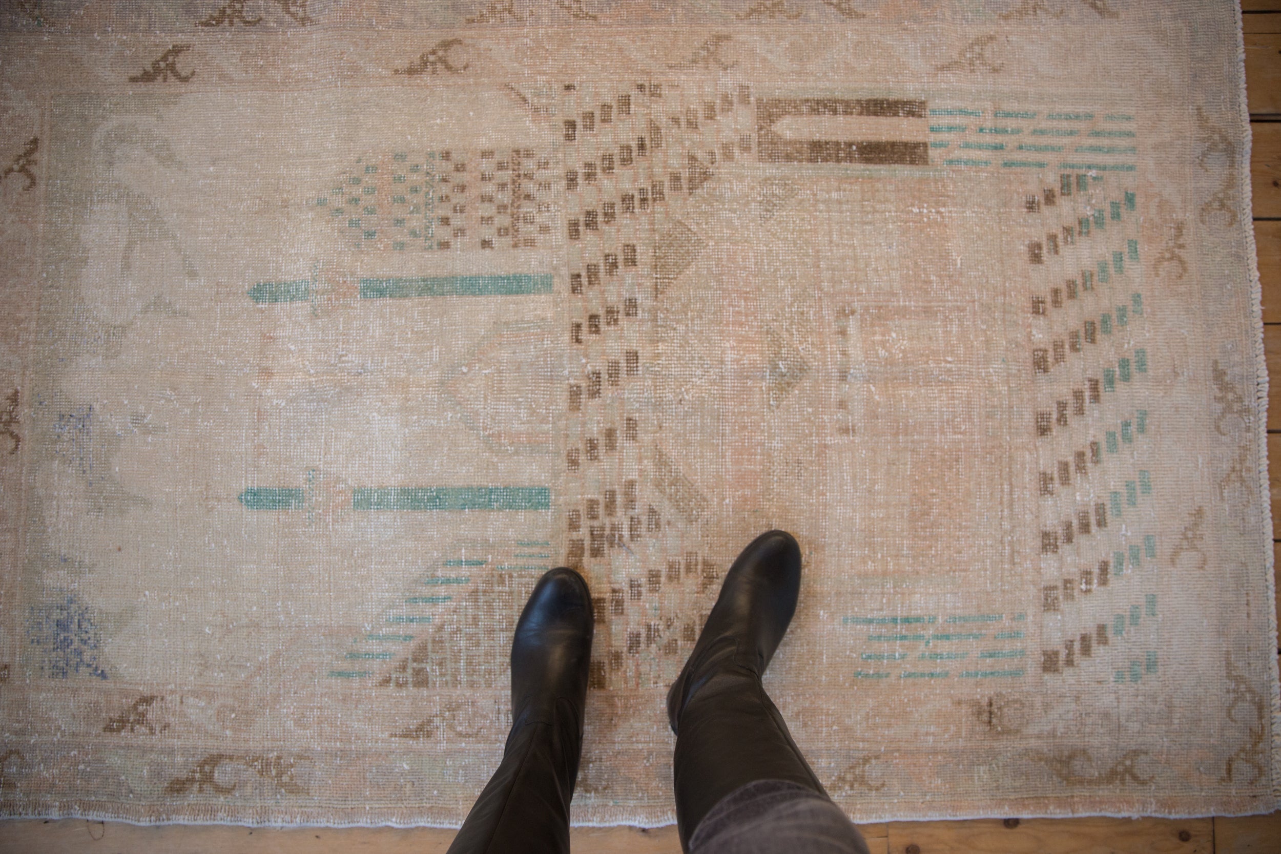 3.5x5.5 Vintage Distressed Sparta Rug // ONH Item 10152 Image 1