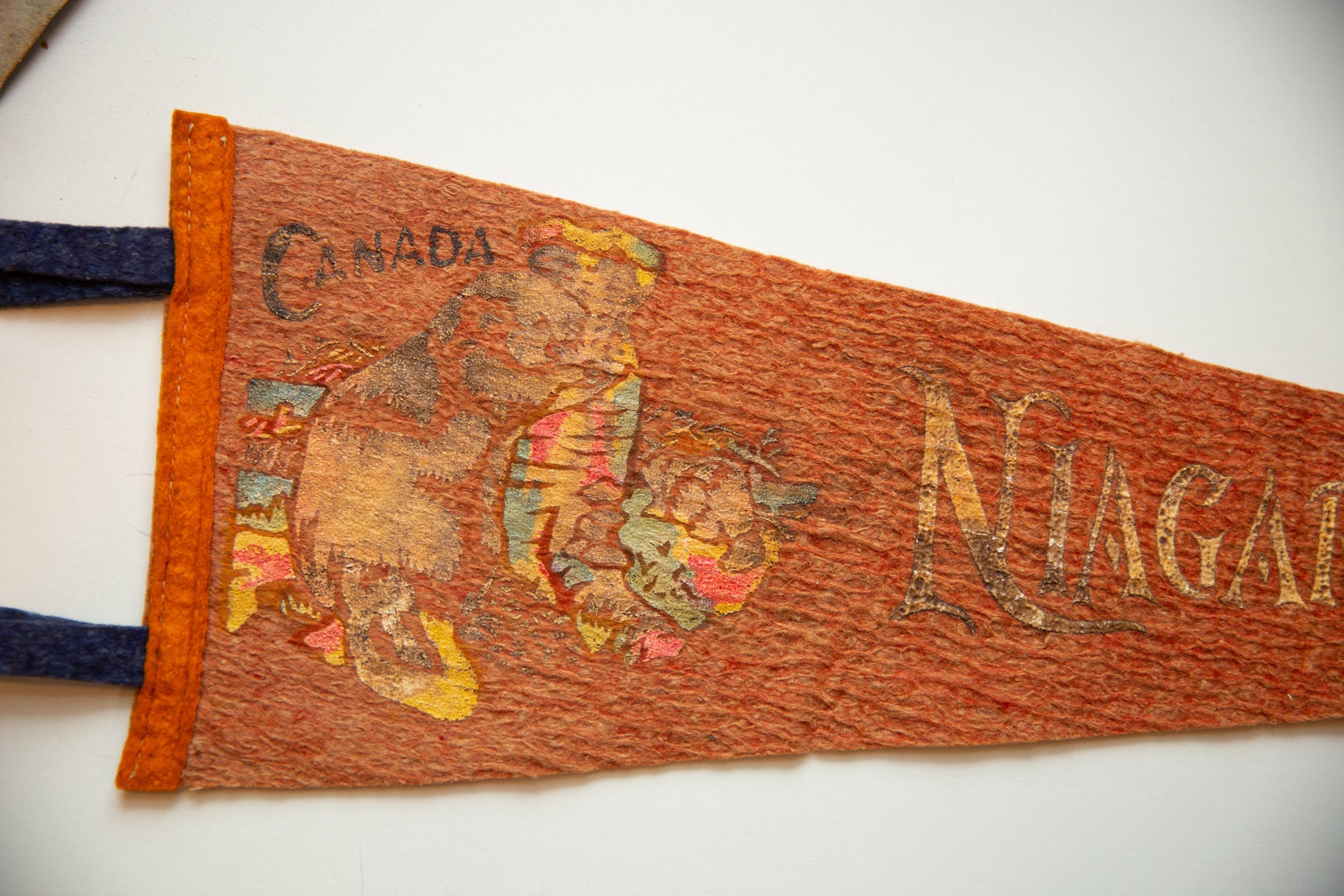 Vintage Niagara Falls Canada Felt Flag // ONH Item 10493 Image 1