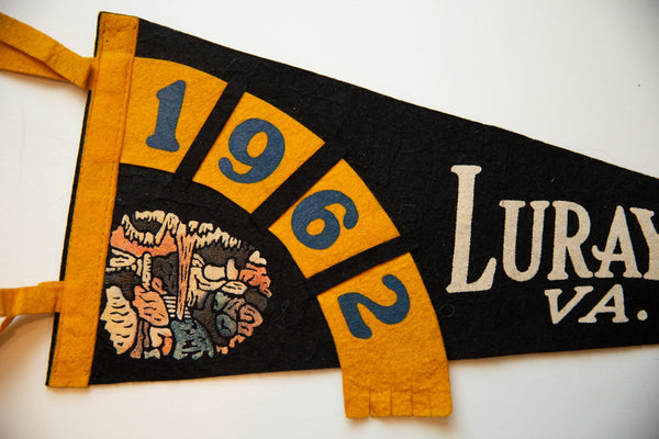 Vintage 1962 Luray Caverns VA Felt Flag // ONH Item 10512 Image 1