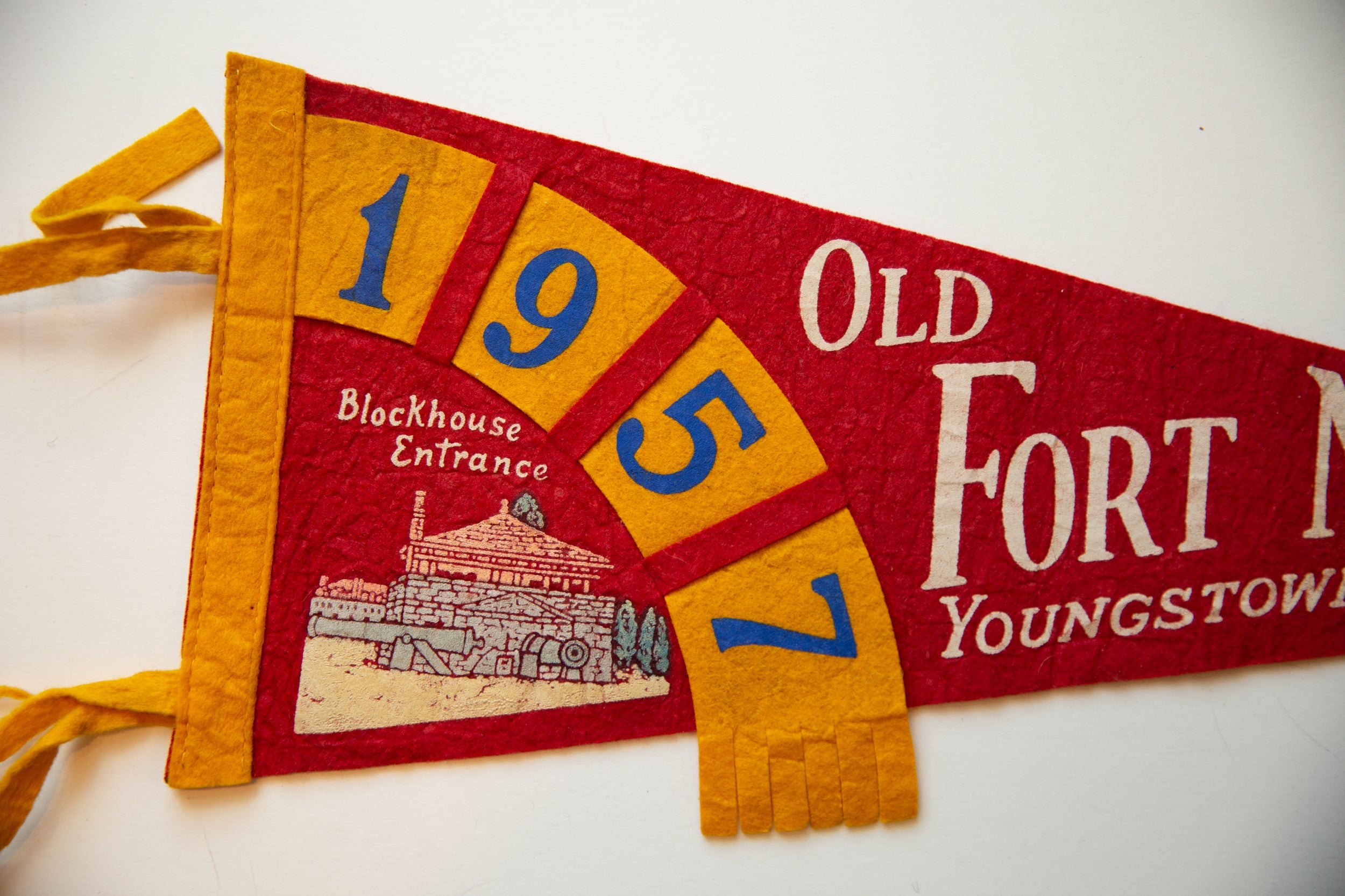 Vintage 1957 Old Fort Niagara Youngstown NY Felt Flag // ONH Item 10513 Image 1