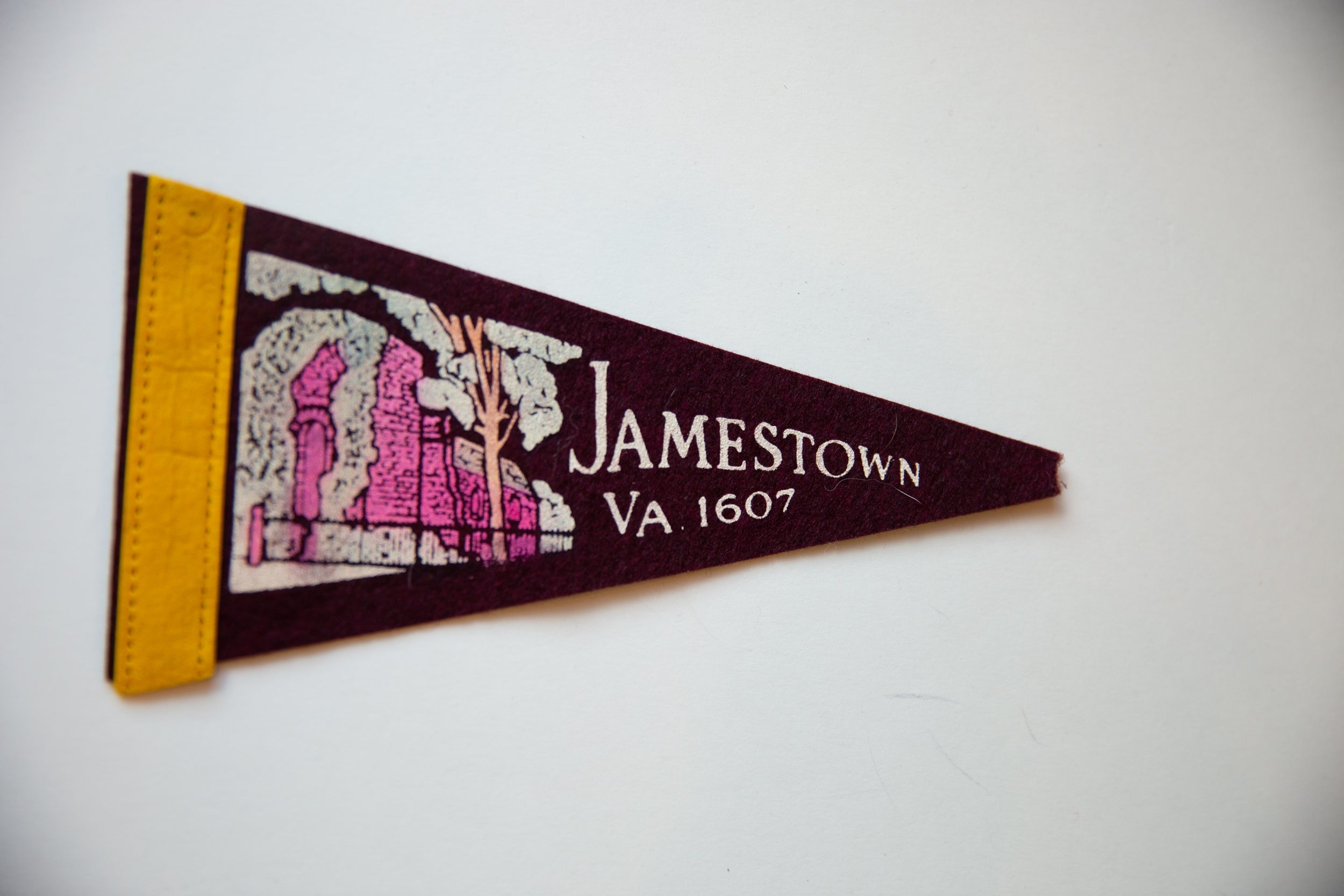 Vintage Jamestown VA Felt Flag // ONH Item 10526 Image 1