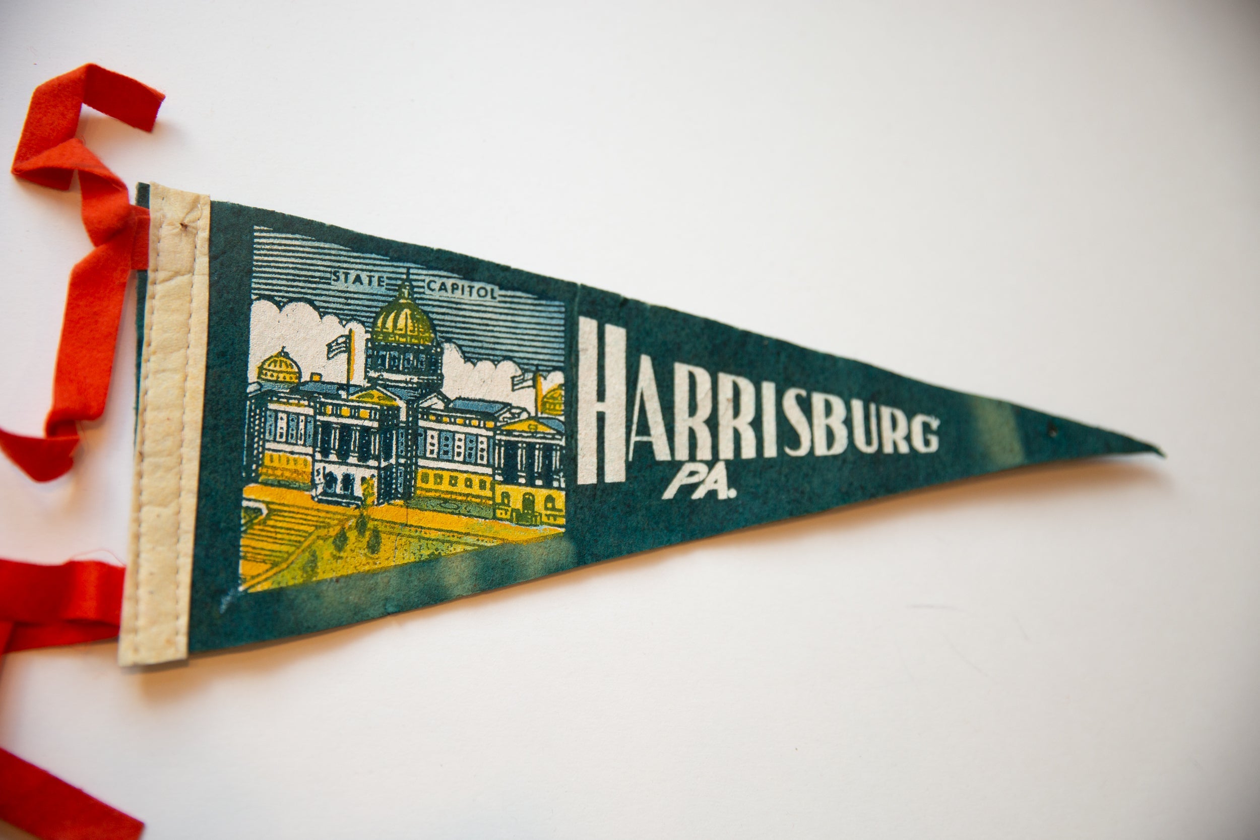 Vintage Harrisburg PA Felt Flag // ONH Item 10528 Image 1