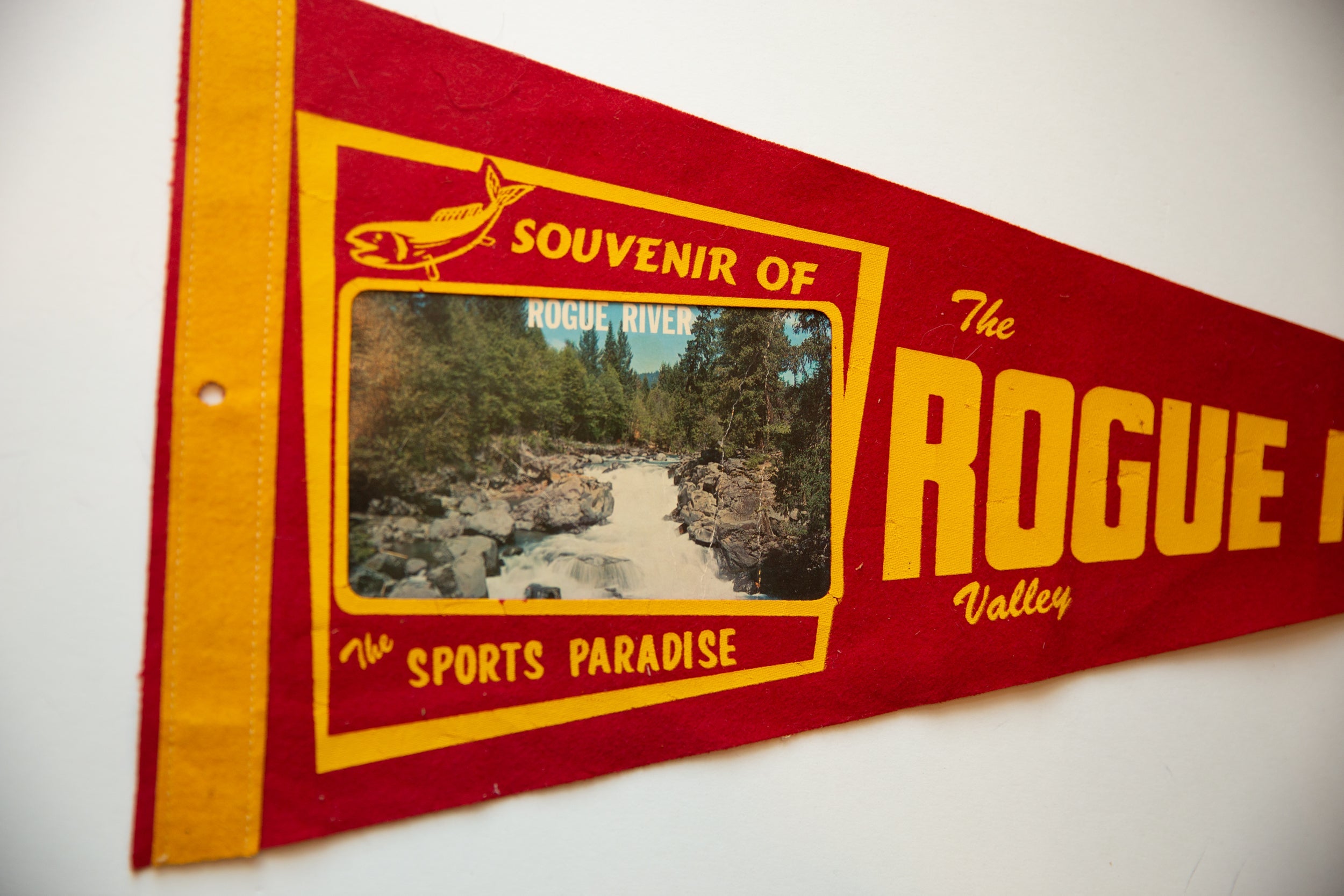 Vintage Rogue River Valley Felt Flag // ONH Item 10554 Image 1