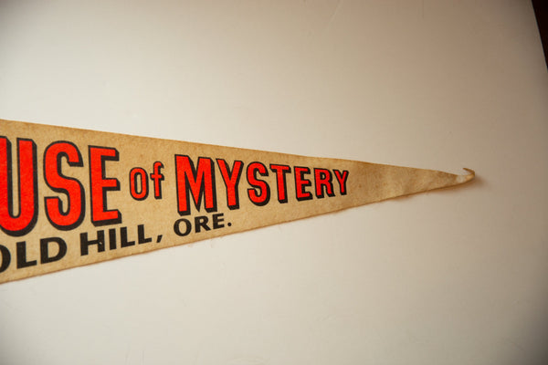 Vintage House of Mystery Gold Hill Oregon Felt Flag // ONH Item 10582 Image 2