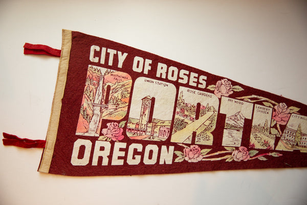 Vintage Portland Oregon Felt Flag // ONH Item 10592 Image 1