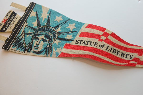 Vintage Statue of Liberty Felt Flag // ONH Item 10679 Image 1
