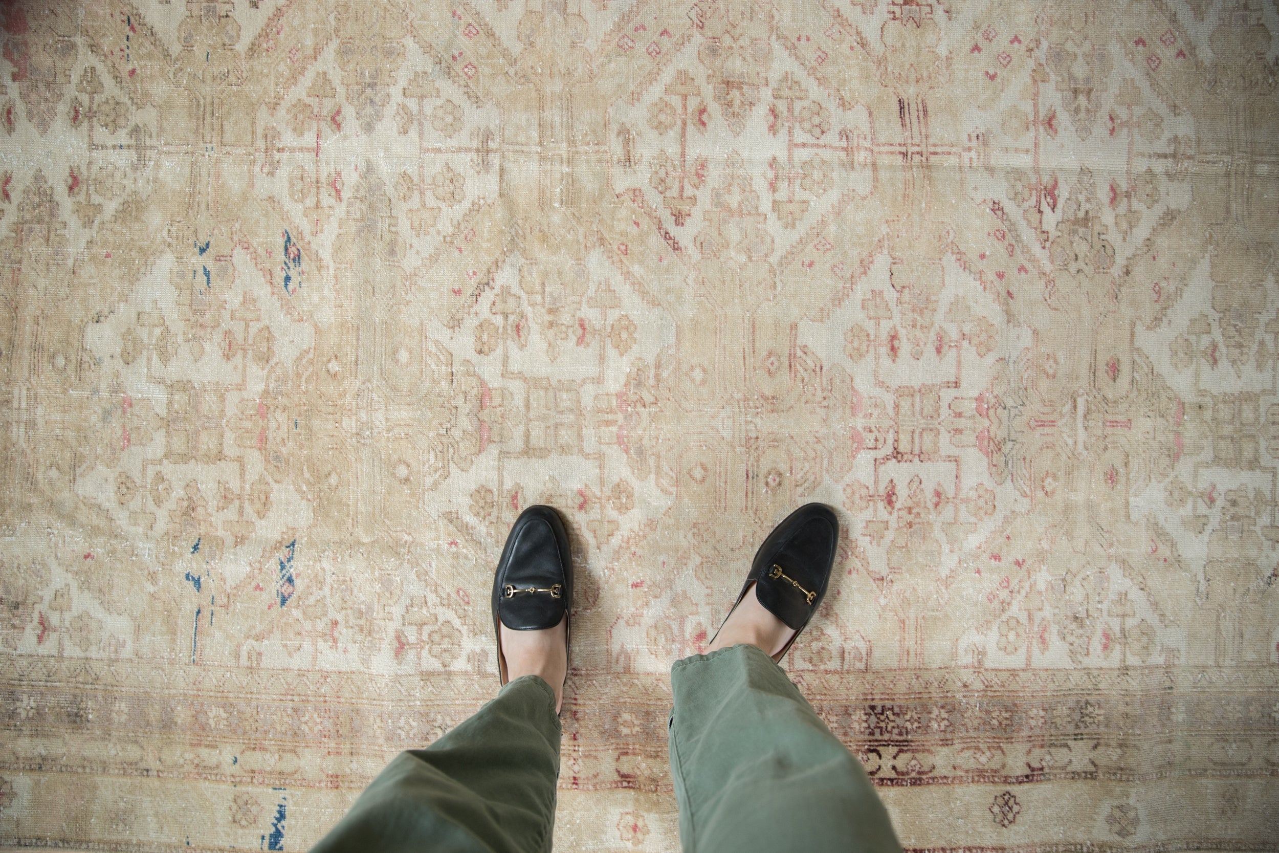 5.5x9 Vintage Distressed Kayseri Carpet // ONH Item 10727 Image 1