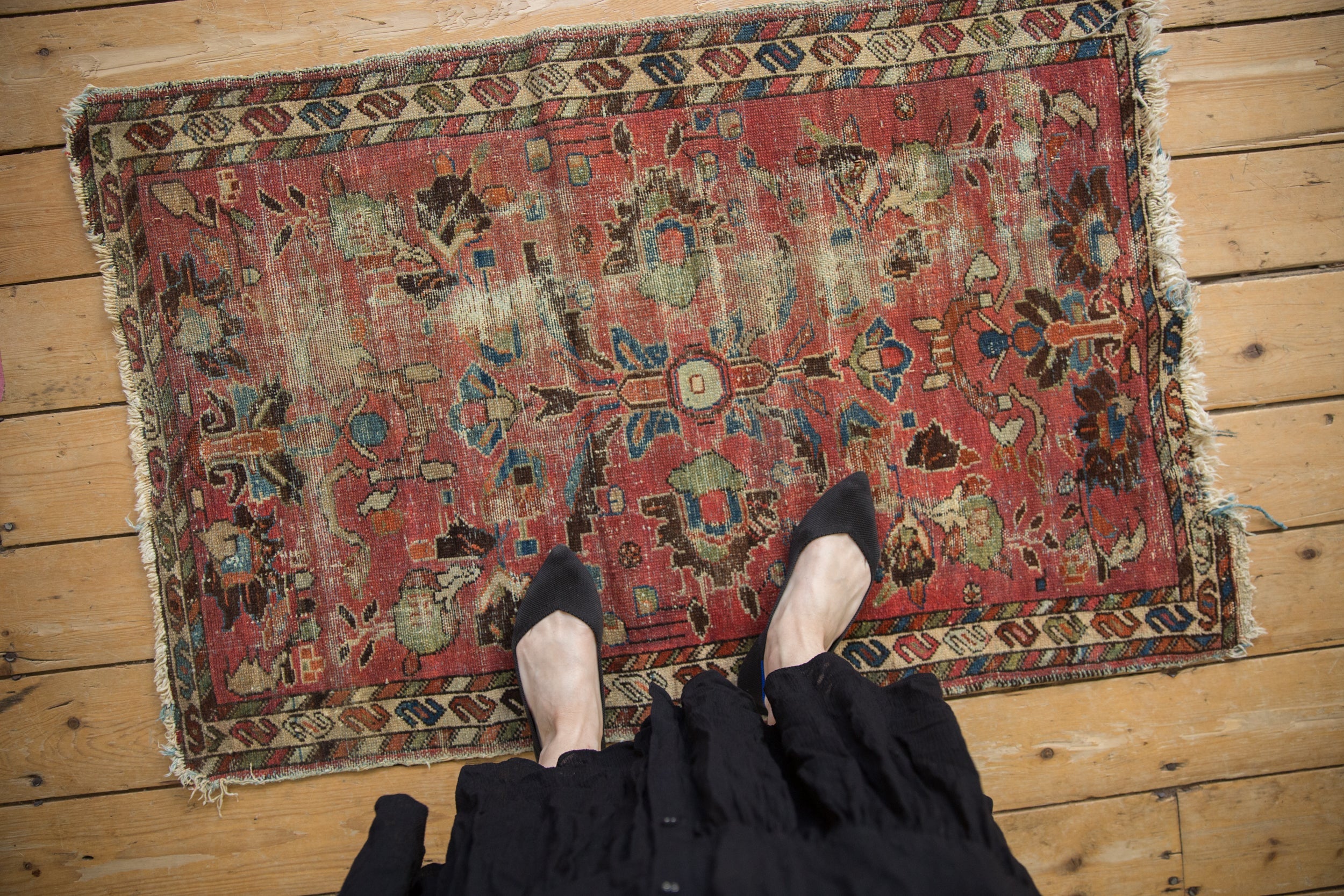 2.5x4 Vintage Fine Lilihan Rug // ONH Item 10735 Image 1