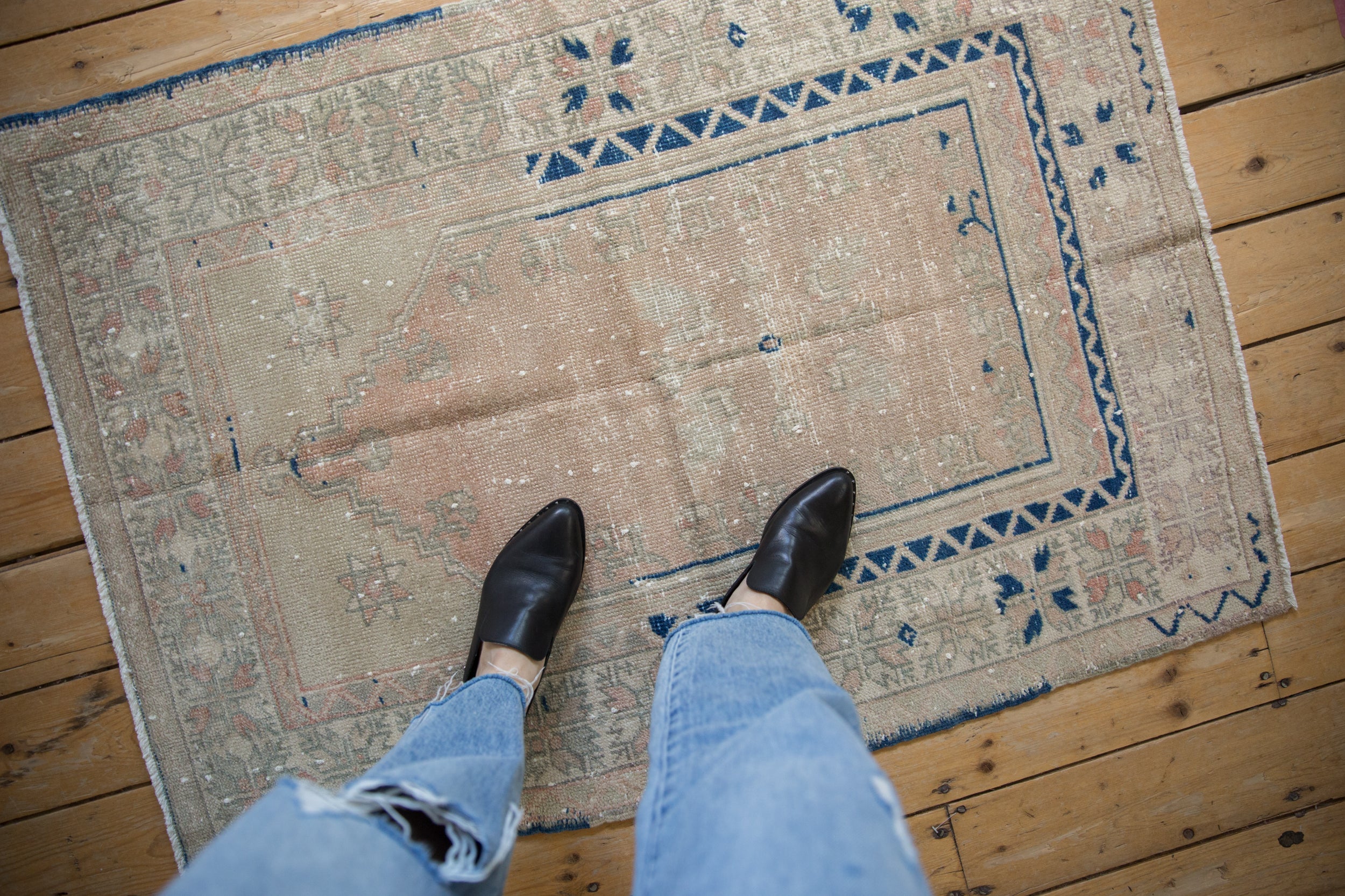 3x4.5 Vintage Distressed Melas Rug // ONH Item 10793 Image 1