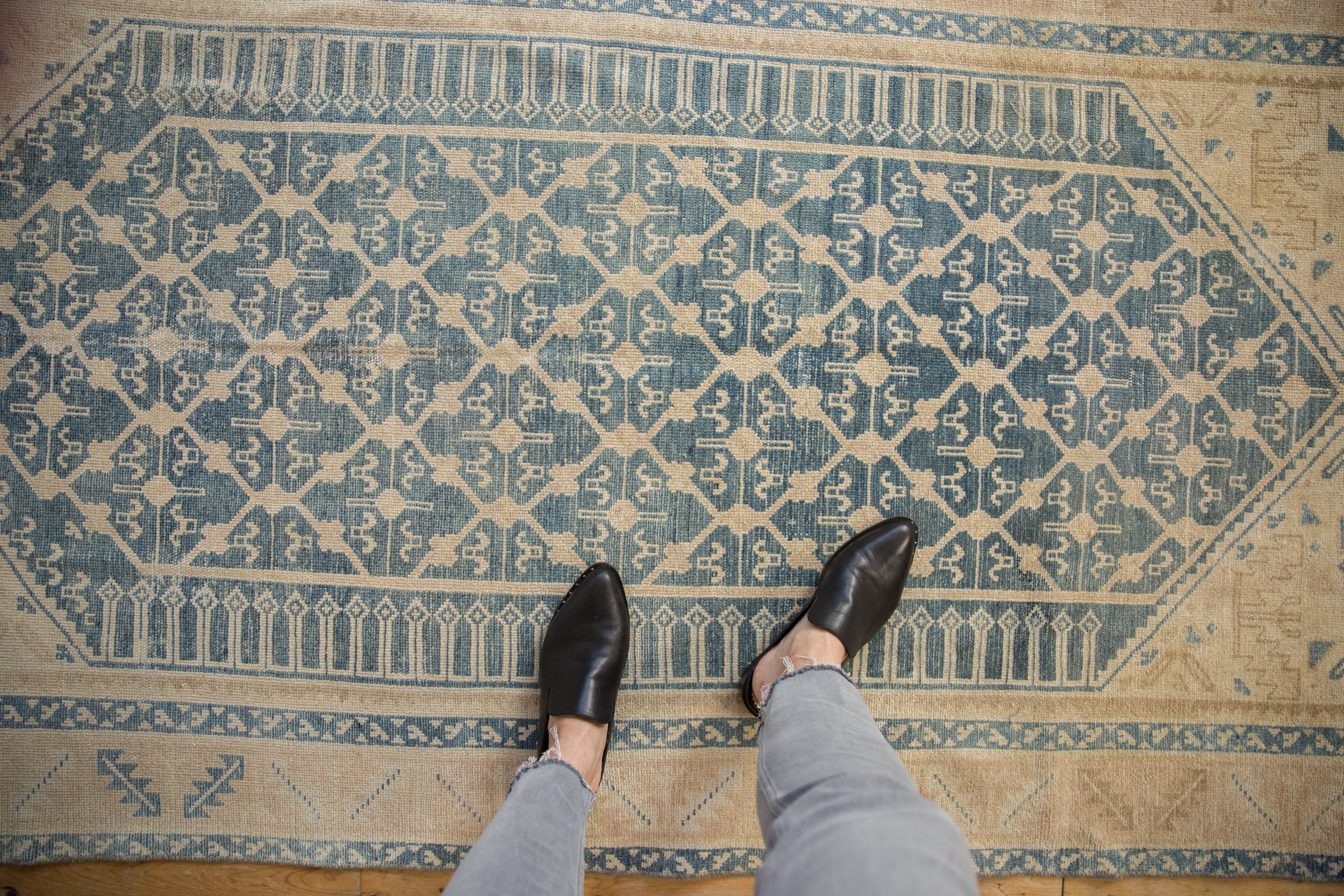 4x7 Vintage Distressed Malayer Rug // ONH Item 10865 Image 1