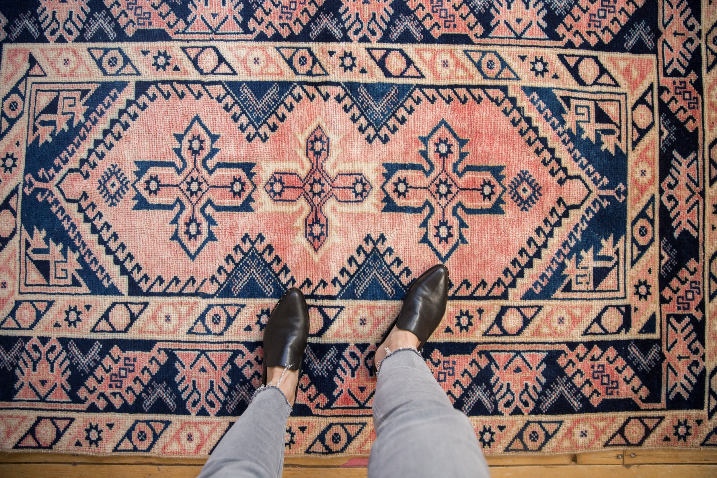 4x6 Vintage Distressed Melas Rug // ONH Item 10866 Image 1