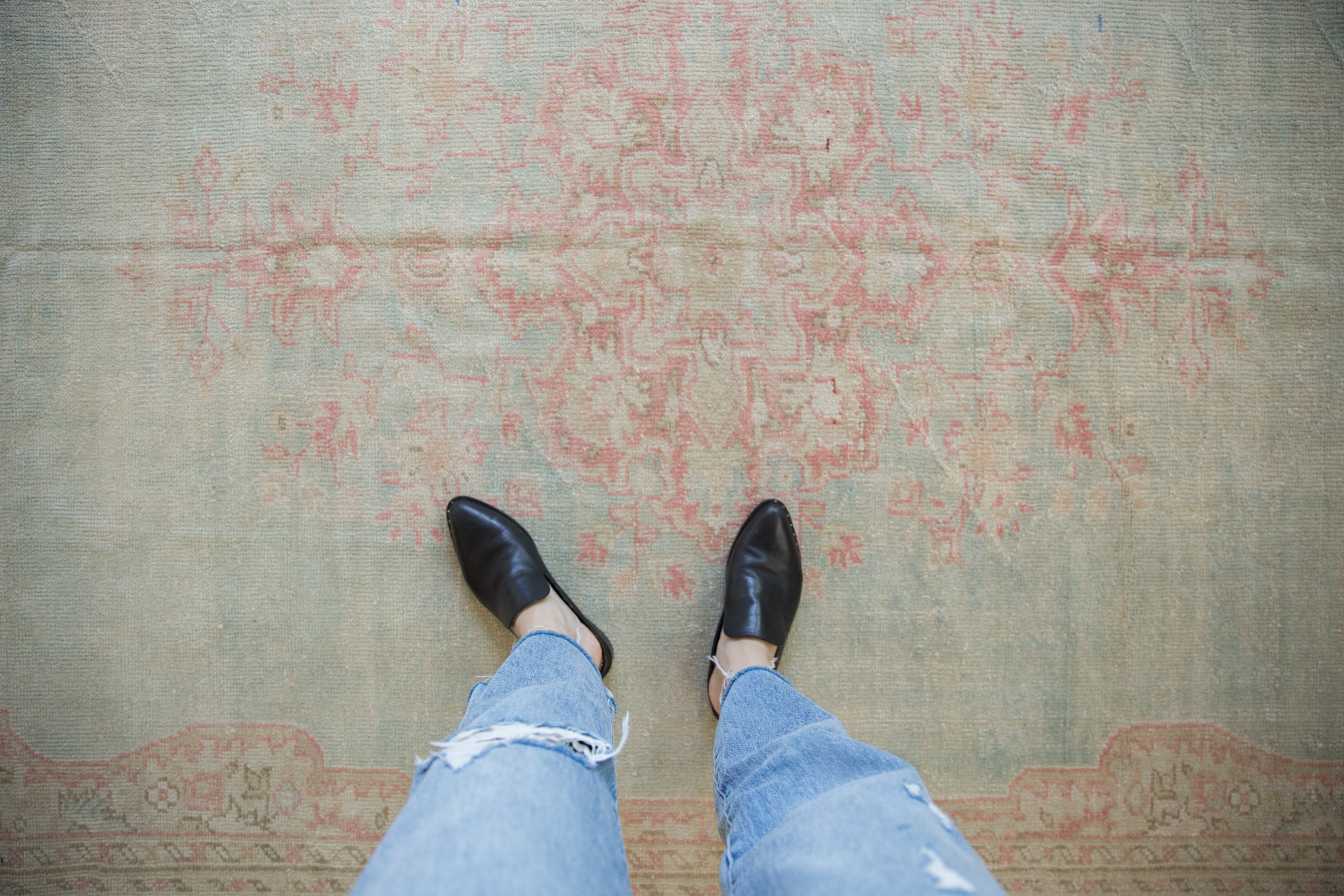 7.5x10 Vintage Distressed Oushak Carpet // ONH Item 10874 Image 1