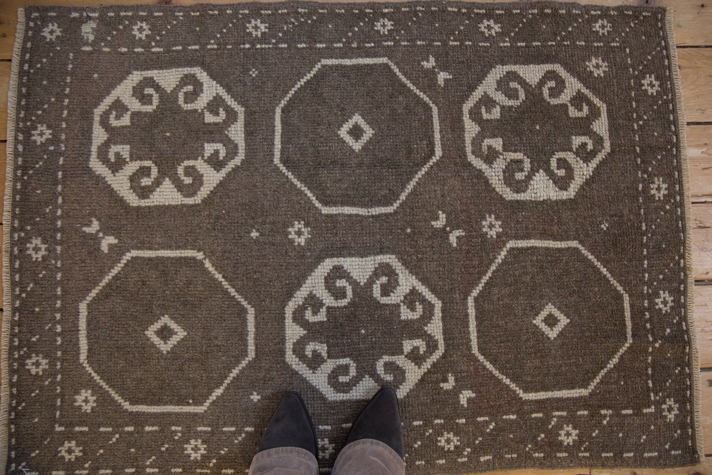 2.5x3.5 Vintage Distressed Oushak Rug // ONH Item 10882 Image 1