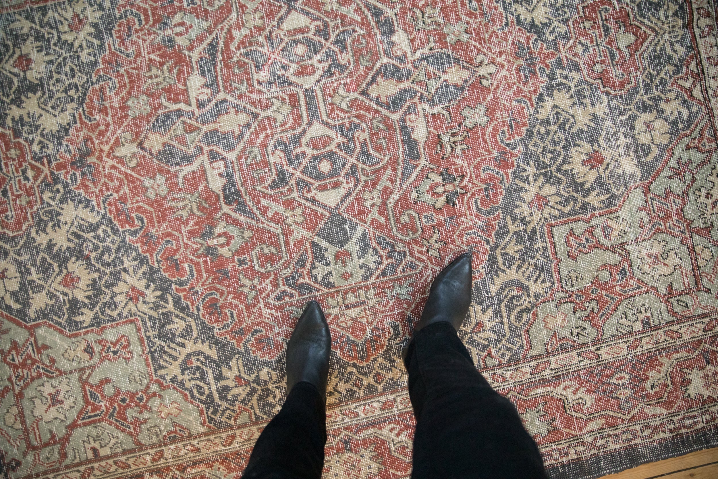 6x8.5 Vintage Distressed Sparta Carpet // ONH Item 10886 Image 1