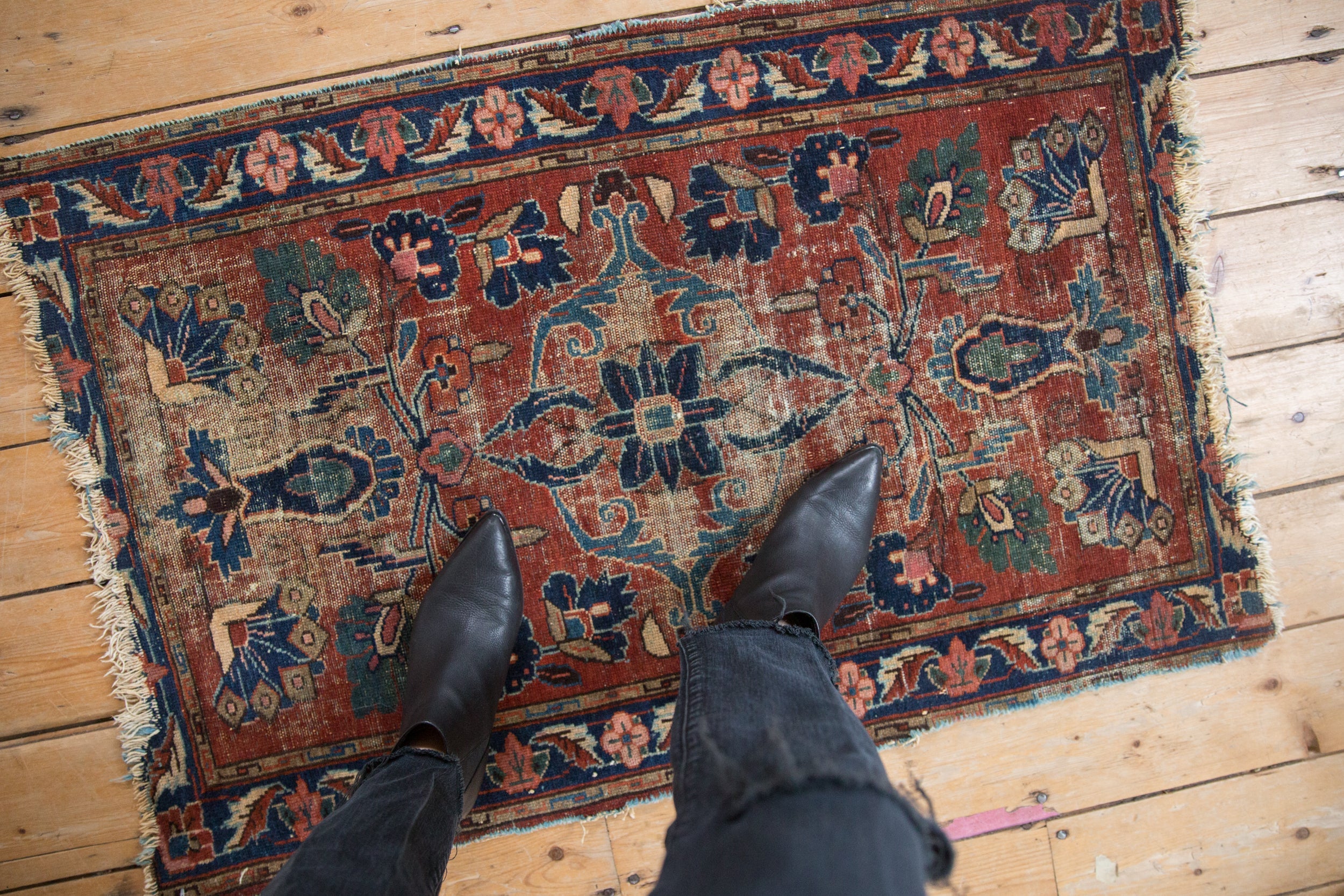 2.5x4 Vintage Lilihan Rug // ONH Item 10977 Image 1