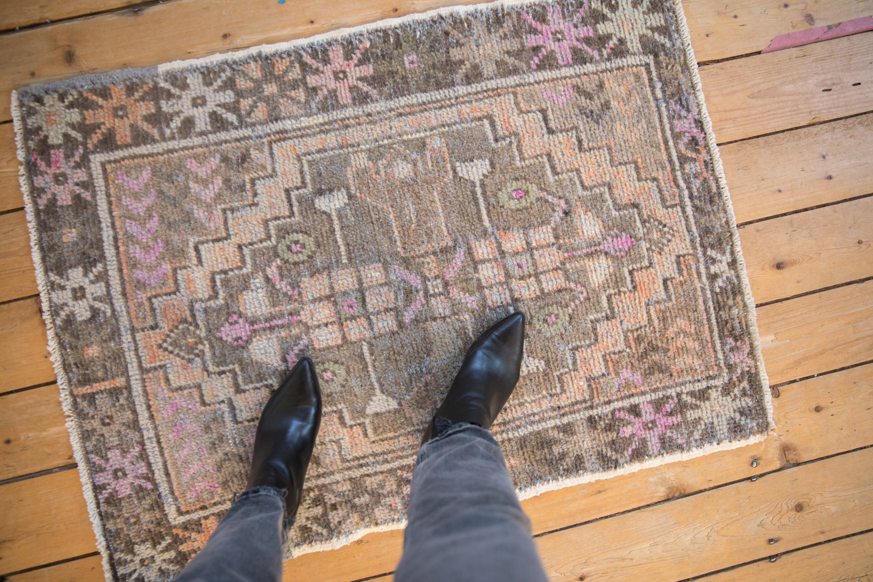 2.5x3.5 Vintage Distressed Oushak Rug // ONH Item 10998 Image 1