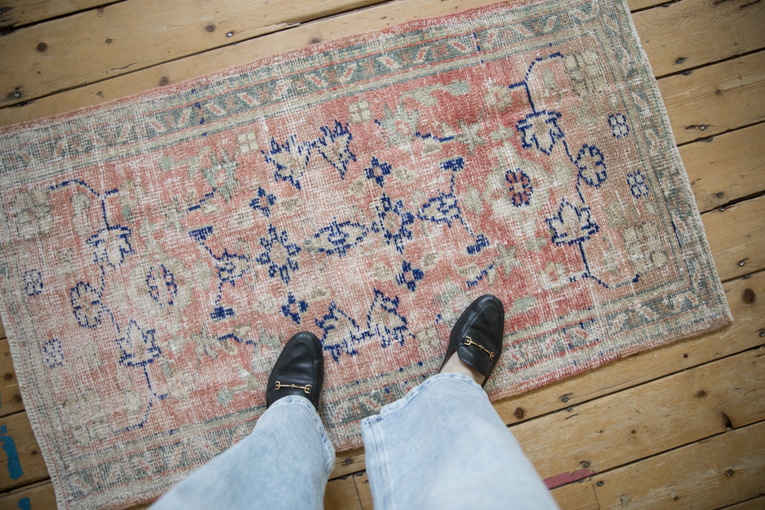 2.5x4.5 Vintage Distressed Oushak Rug // ONH Item 11016