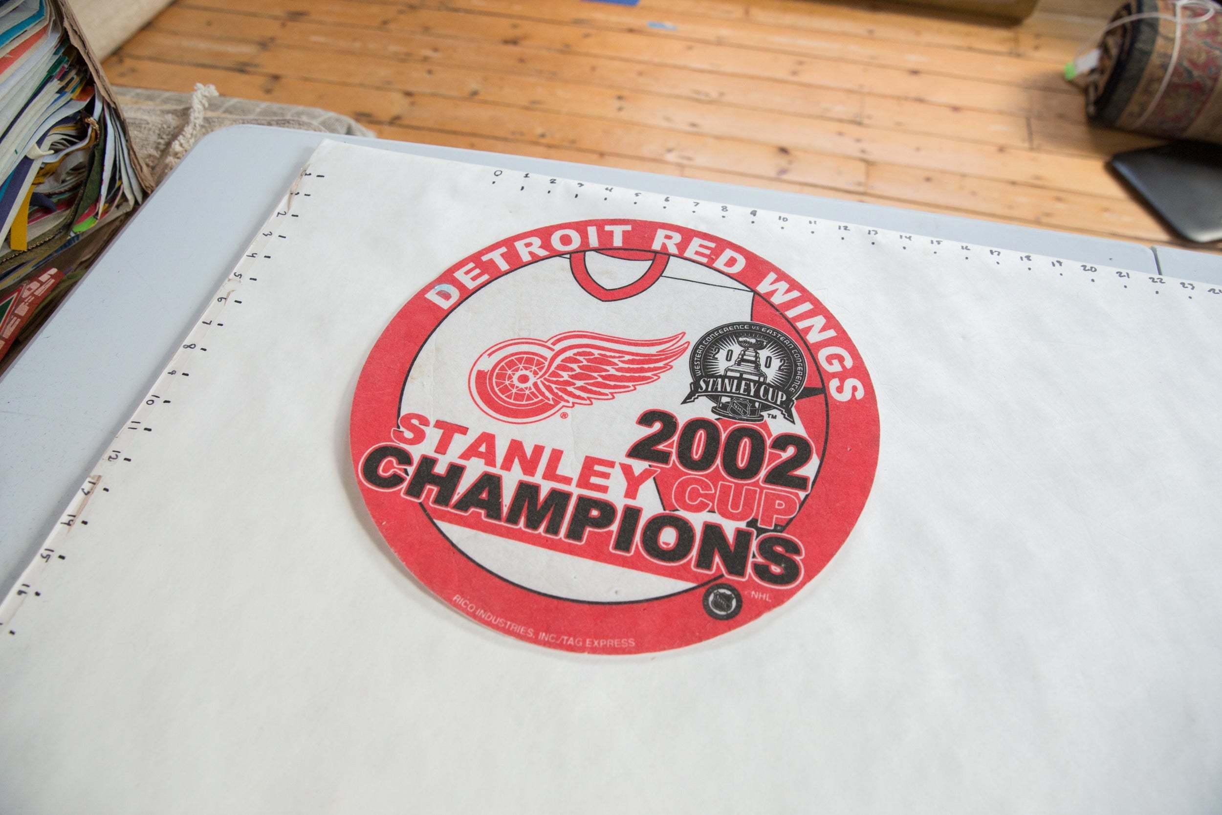 Detroit Red Wings Felt Flag Pennant // ONH Item 11033 Image 1