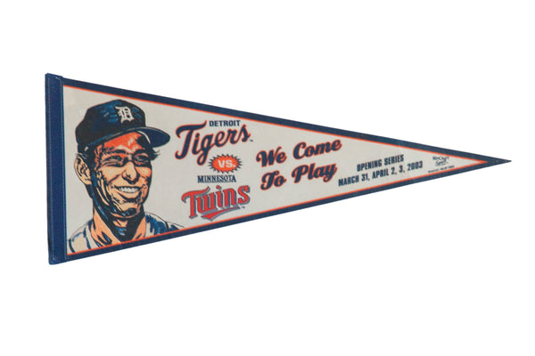 Detroit Tigers vs Minnesota Twins Felt Flag Pennant // ONH Item 11064