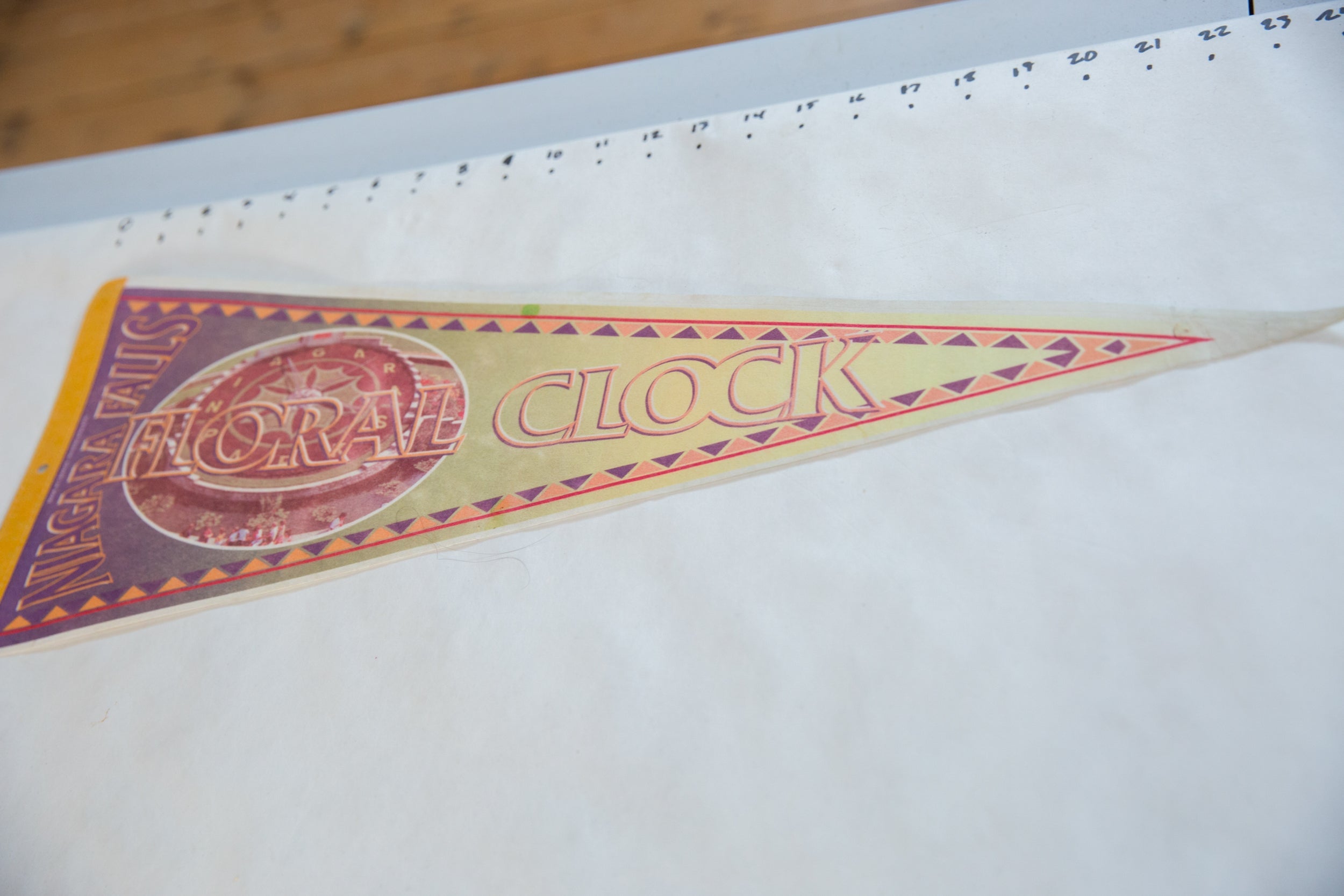 Niagara Falls Floral Clock Felt Flag Pennant // ONH Item 11346 Image 1